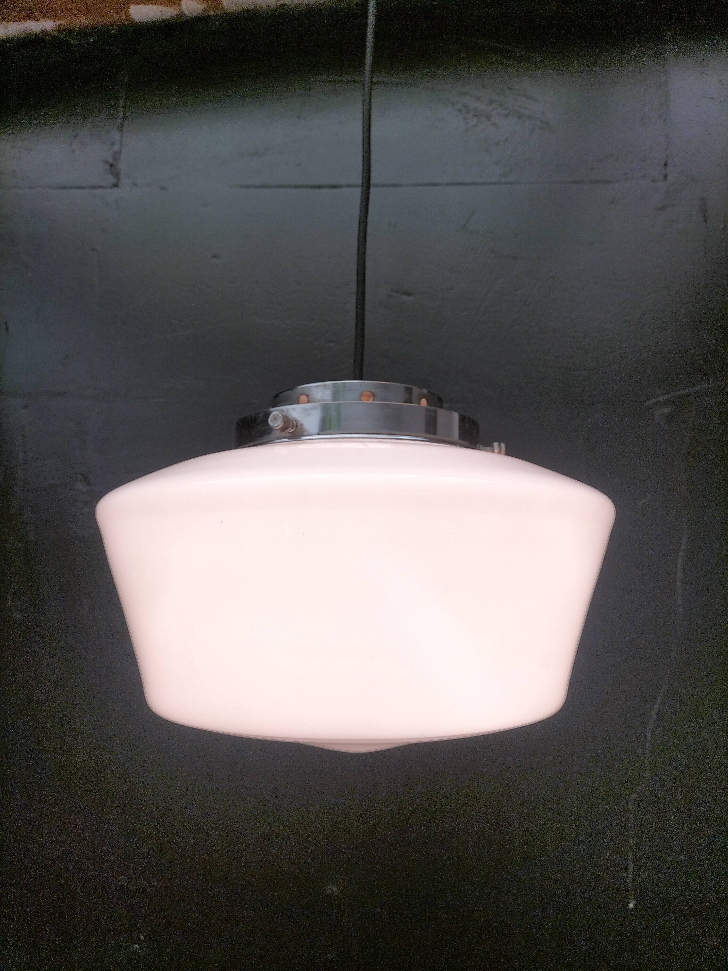Opaline suspension
