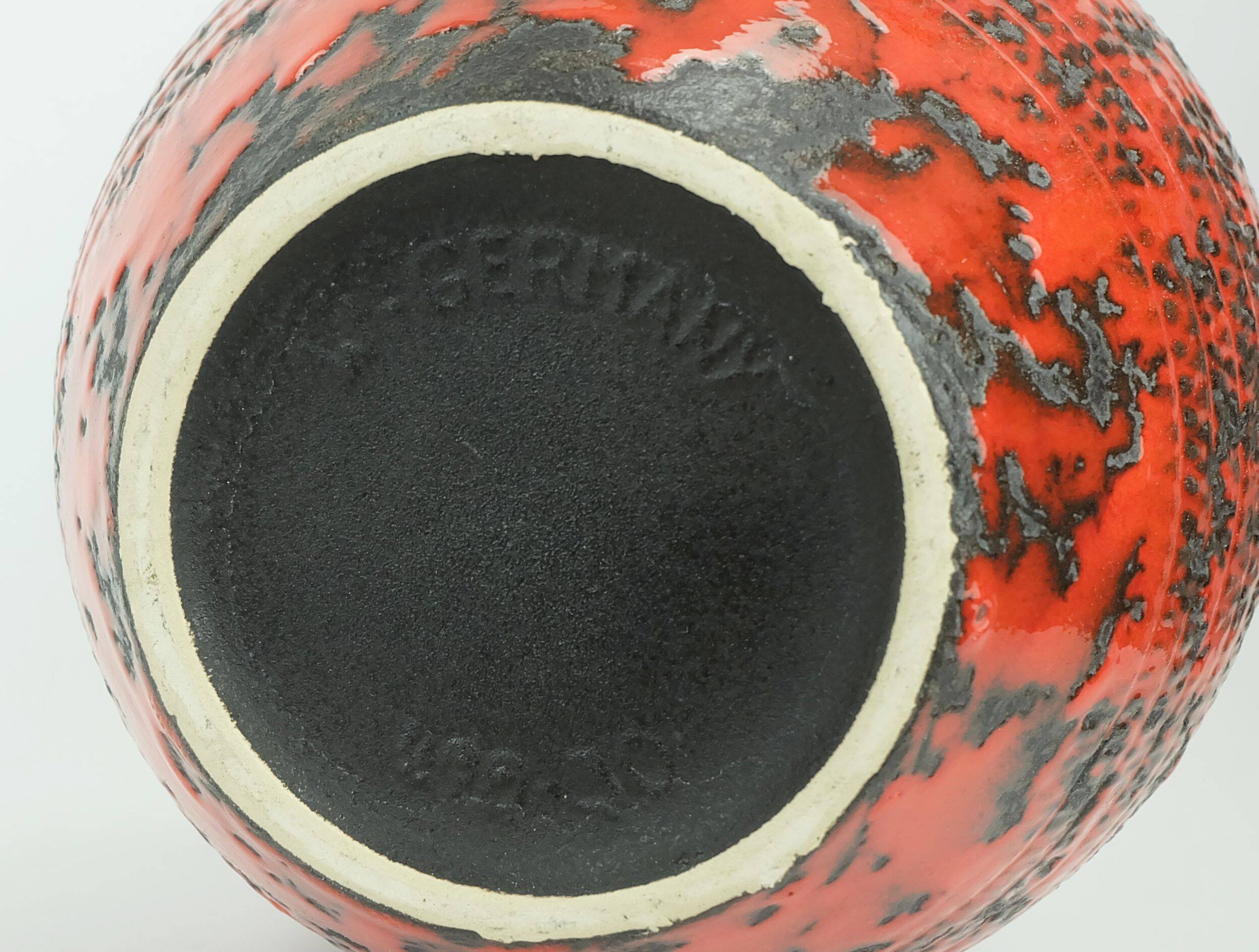large 1960's VASE fohr-keramik model 490-30 black red relief decor fat lava