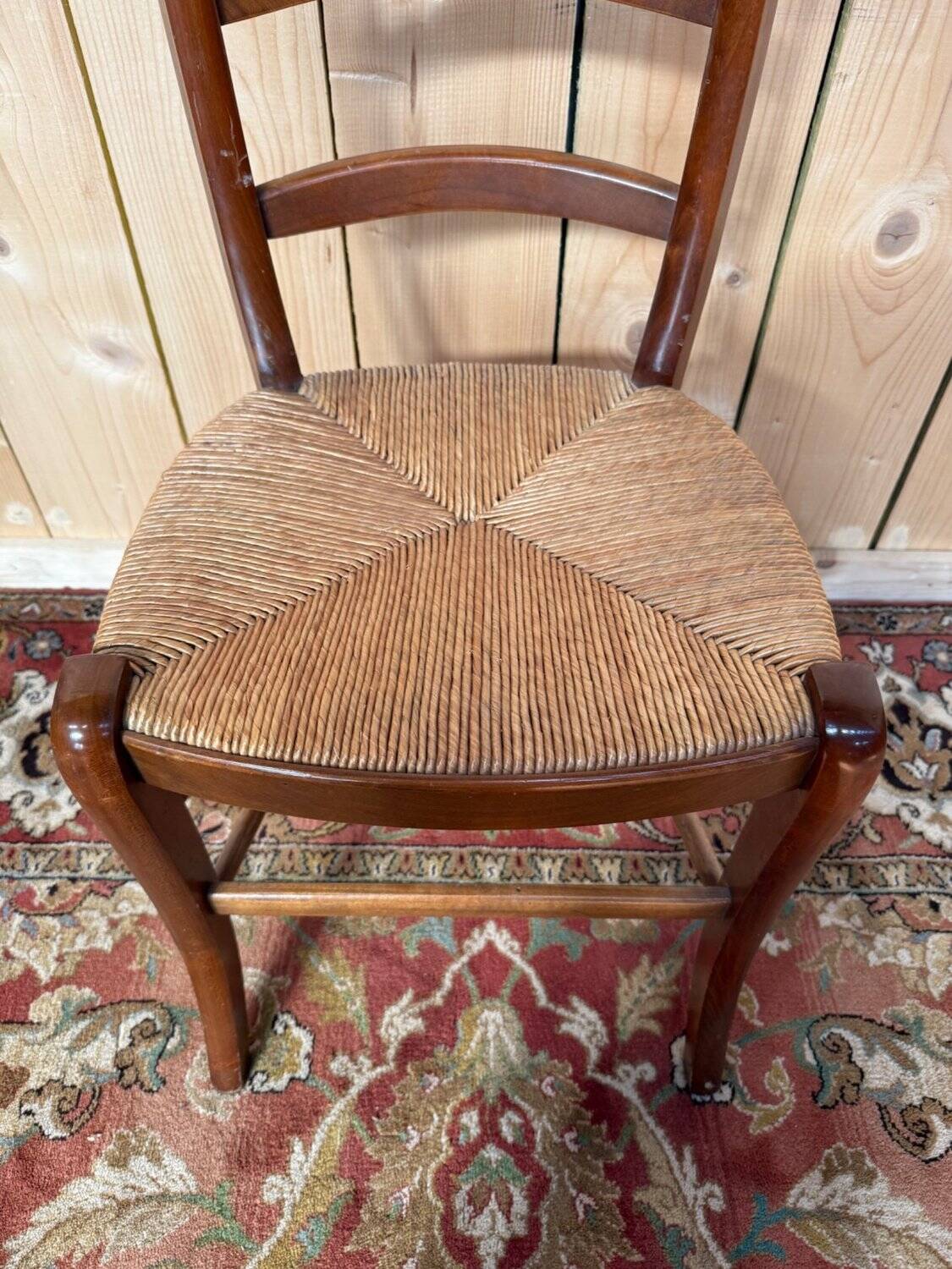 Set of 8 rustic chairs in Louis XV style – Fruitwood, straw seats.