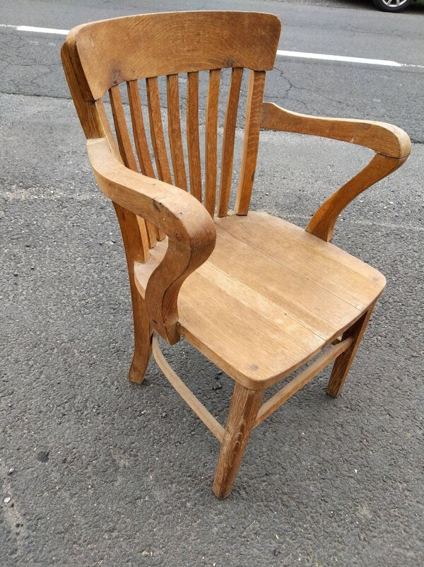Fauteuil de bureau d'enfant dit ''Américain'' en chêne vers 1920