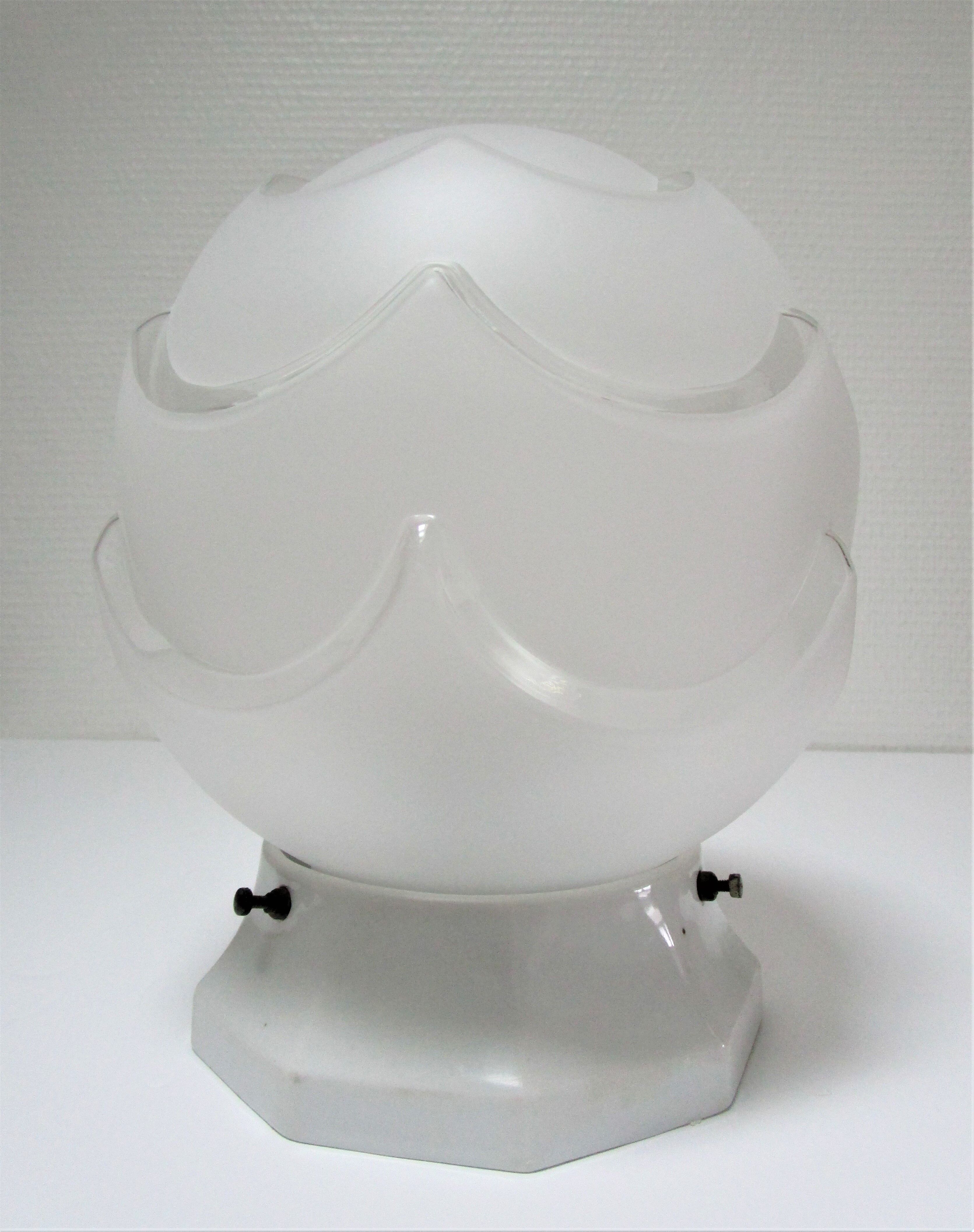 Porcelain ball lamp and art deco style glass