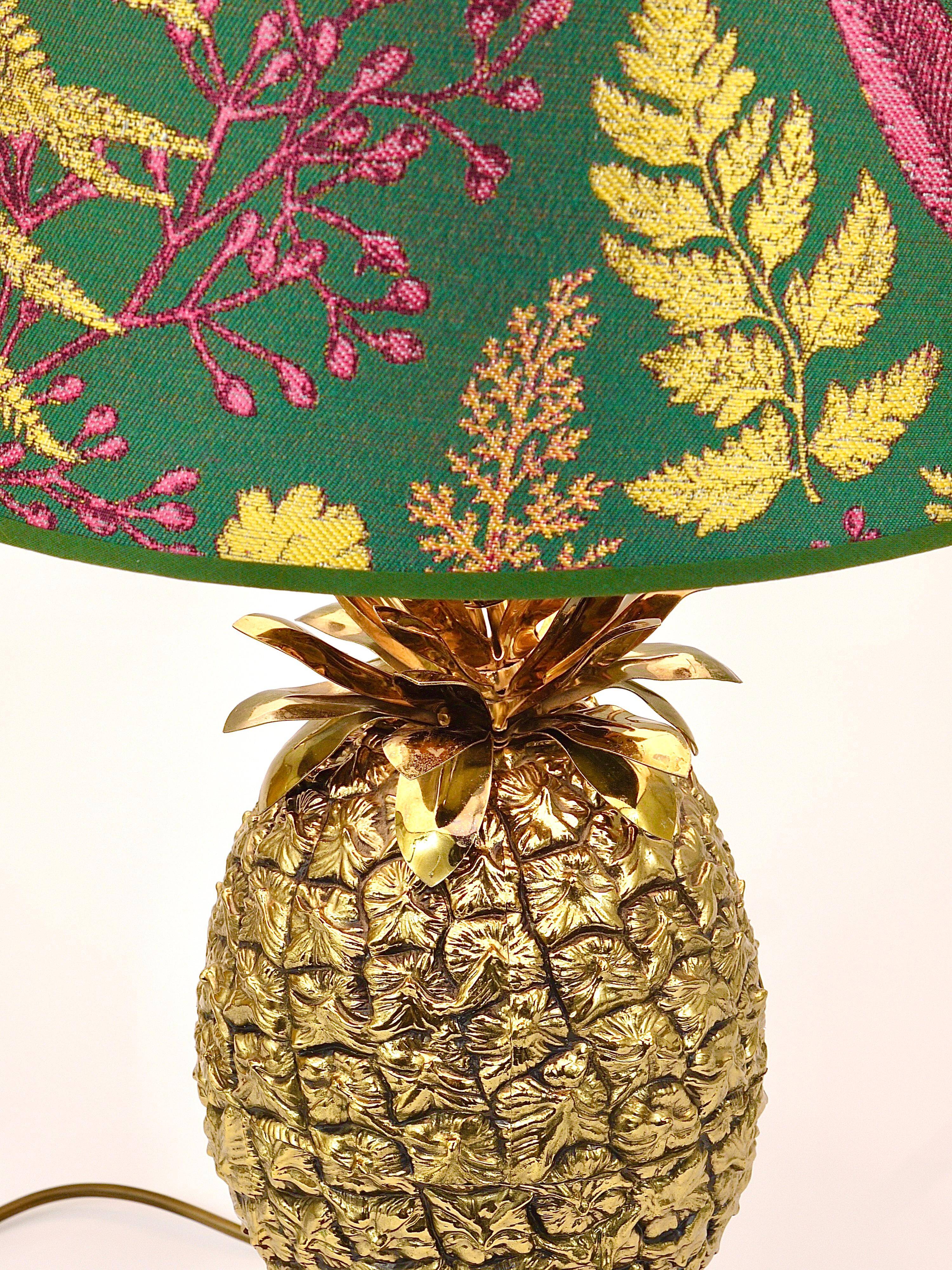 Hollywood Regency pineapple table lamp in brass by Mauro Manetti, Italy, 1970s.