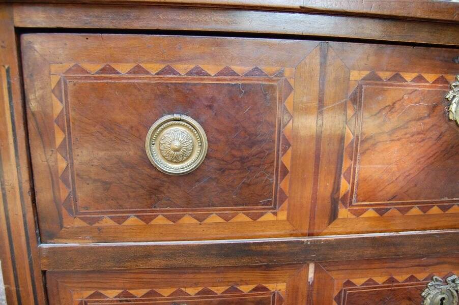 Louis XVI period walnut chest of drawers from the 18th century
