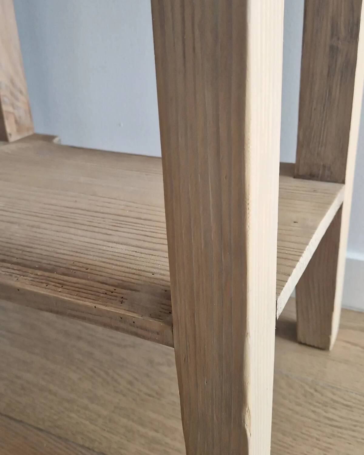 Old pine café restaurant block