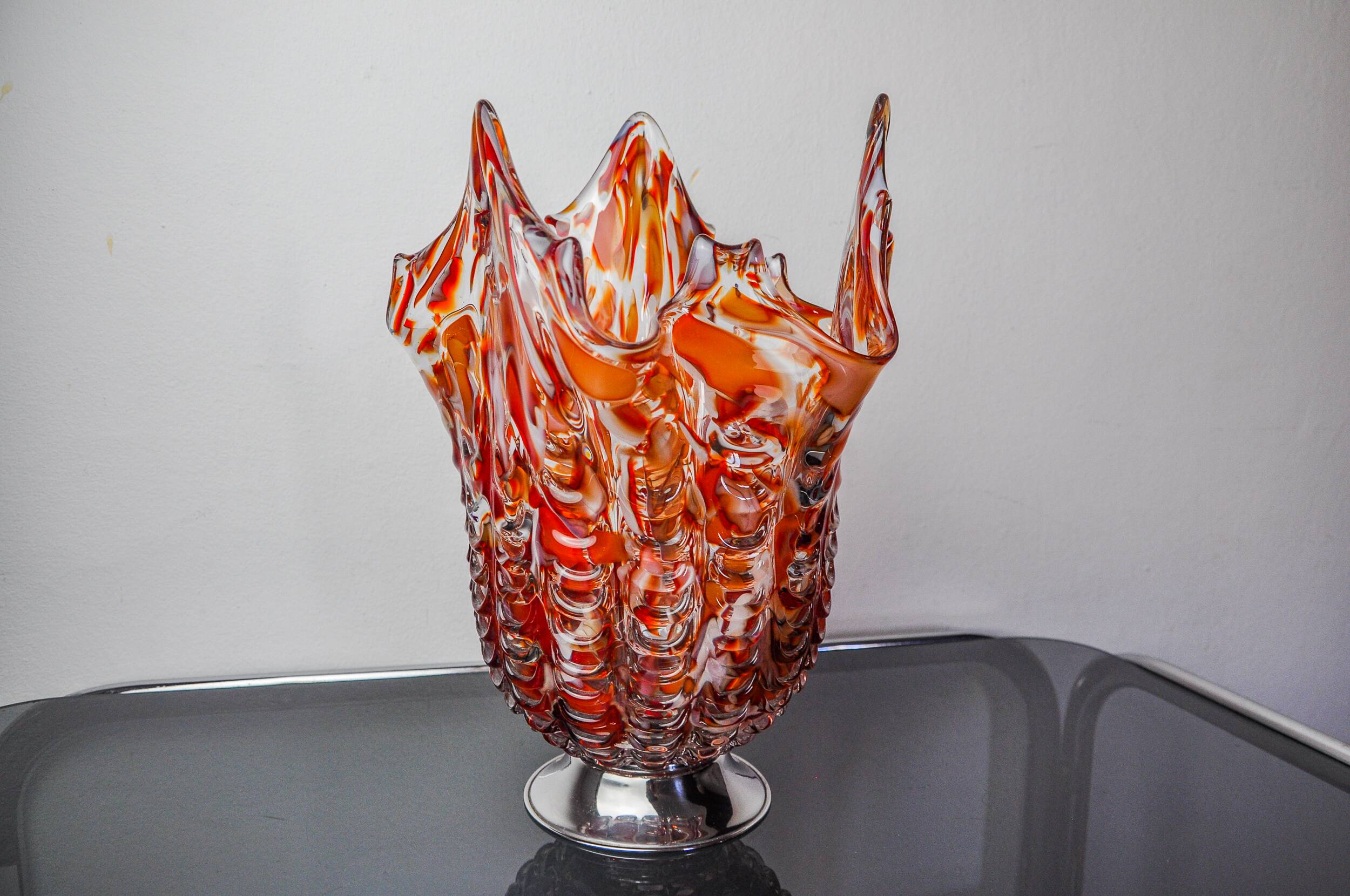 Red and white Seguso vase in Murano glass, Italy, 1960