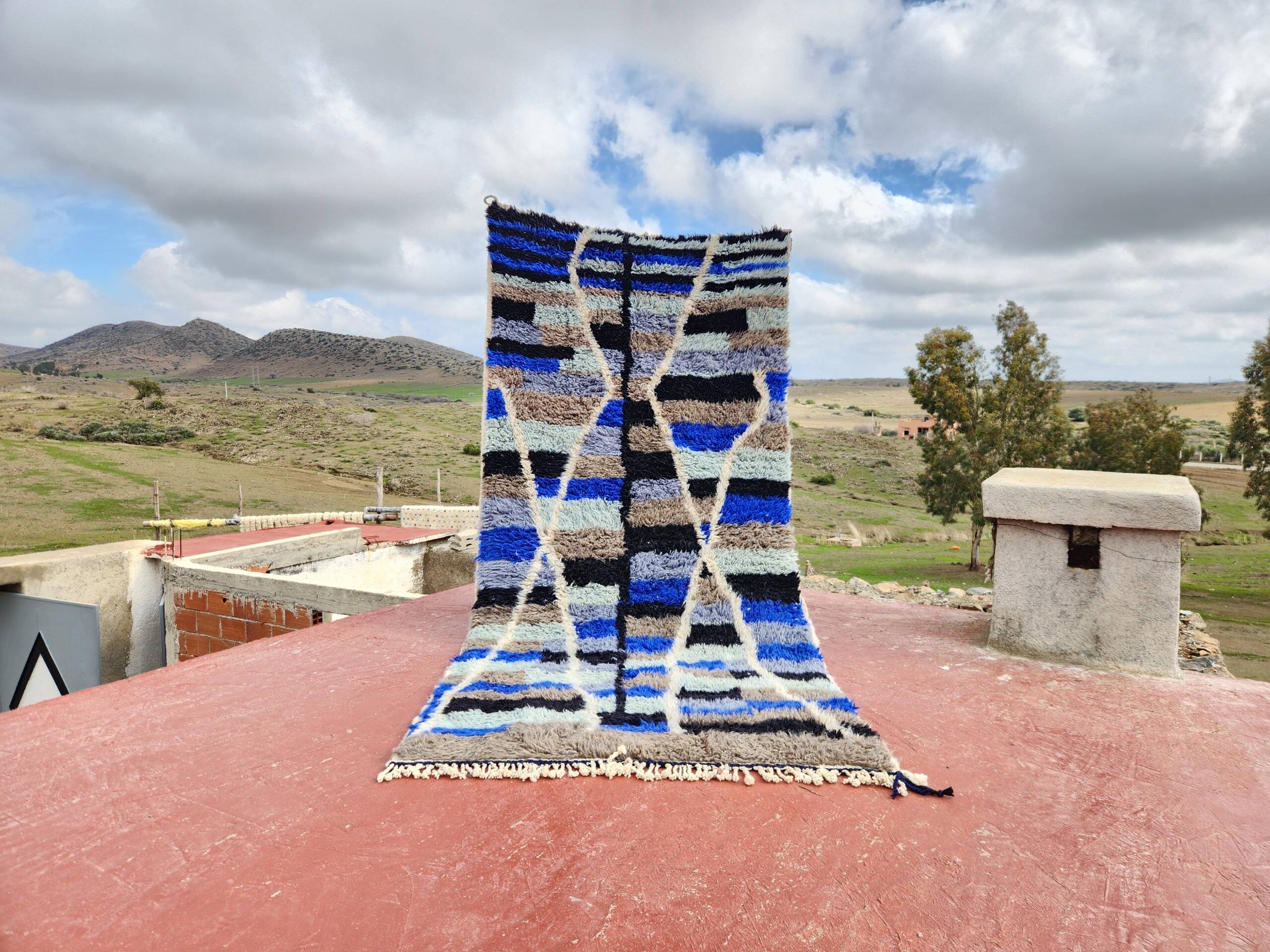 Beni Ouarain rug 300x130 cm – Handmade piece in thick wool,