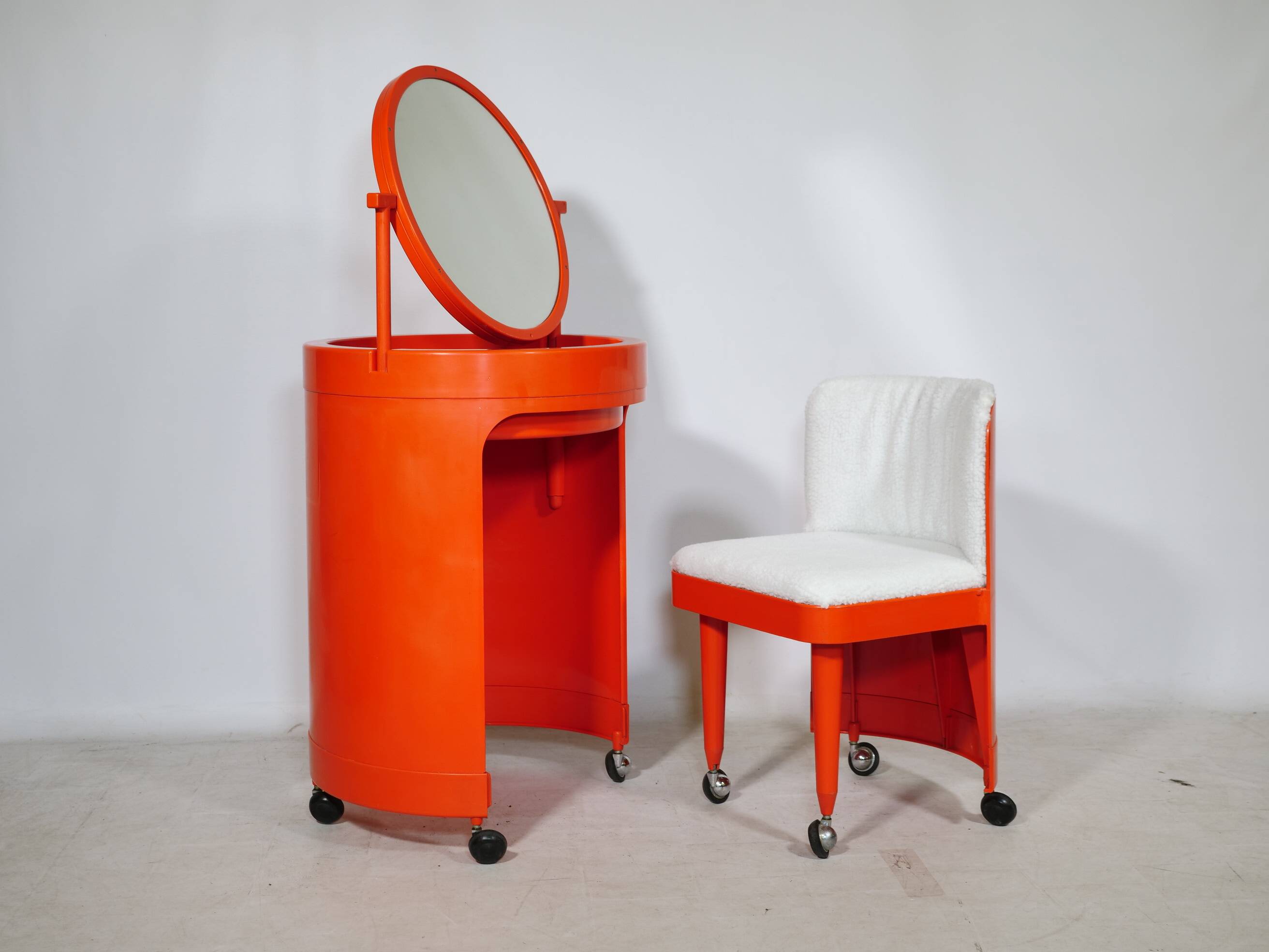 Vanity Table in Plastic by Studio Kastilia for Fanini Fain S.P.A., 1970s