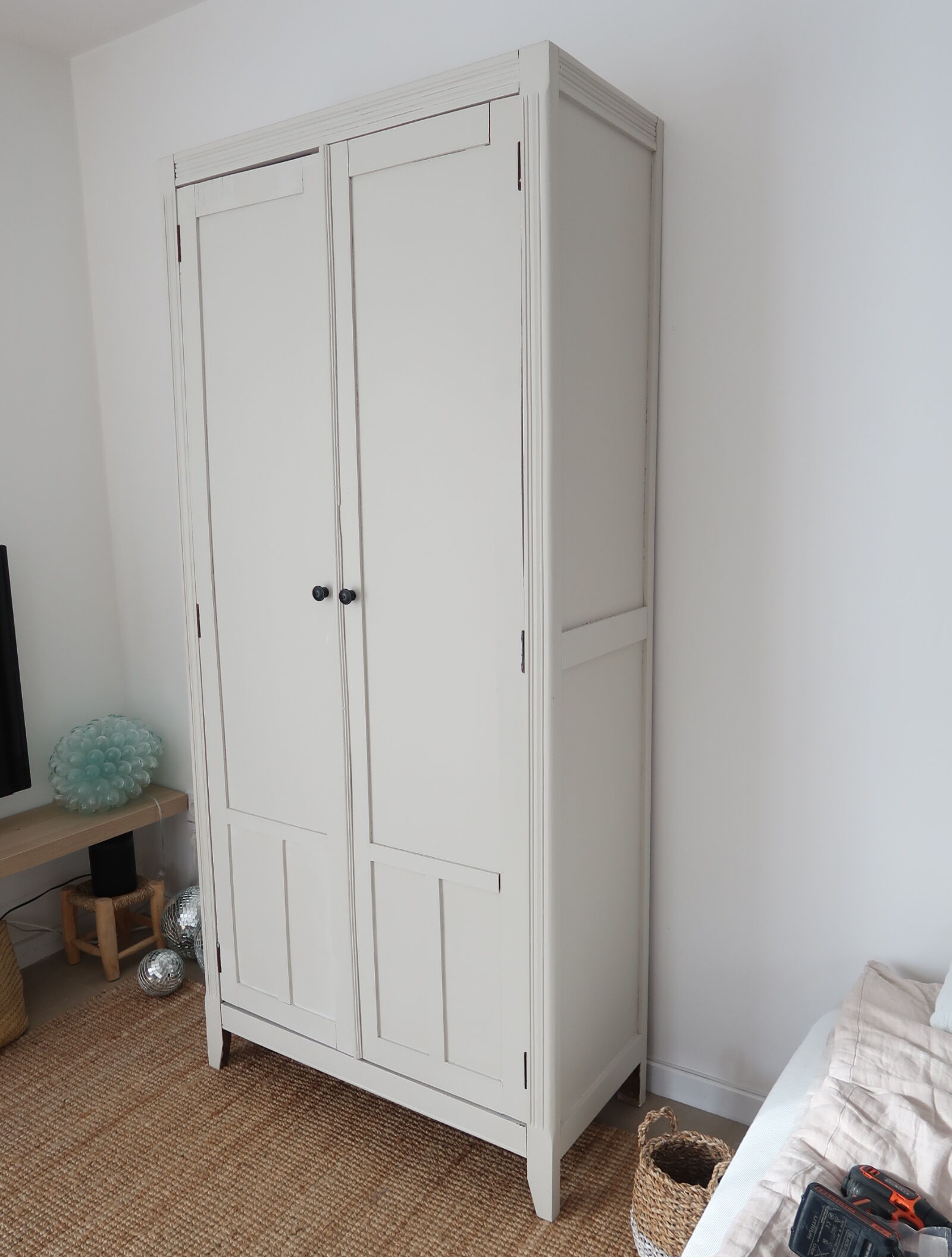 Armoire parisienne