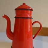 Vintage coffee maker in red and black enamelled sheet