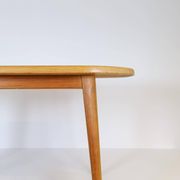 Table basse en pin du milieu du siècle par Carl Malmsten, Suède, années 1940