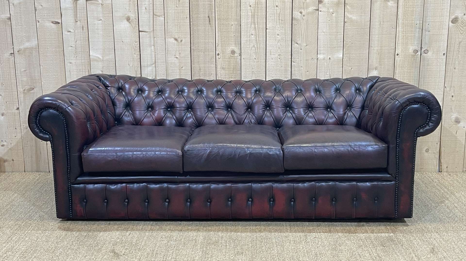 Chesterfield 3-seater sofa in red leather from the 70s