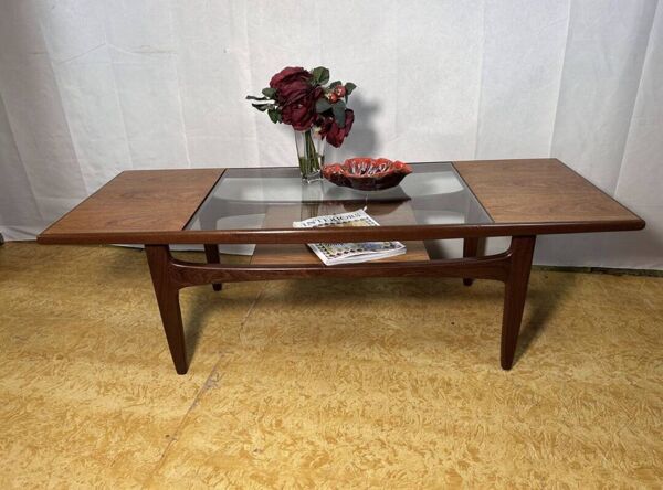 Table basse en teck rétro vintage des années 60 par GPlan ''Mad Man'' Mi