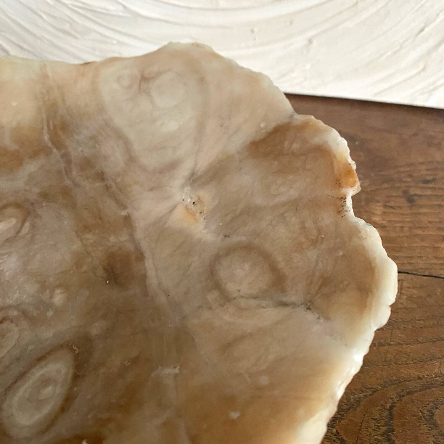 Cup, centerpiece in alabaster, Italy