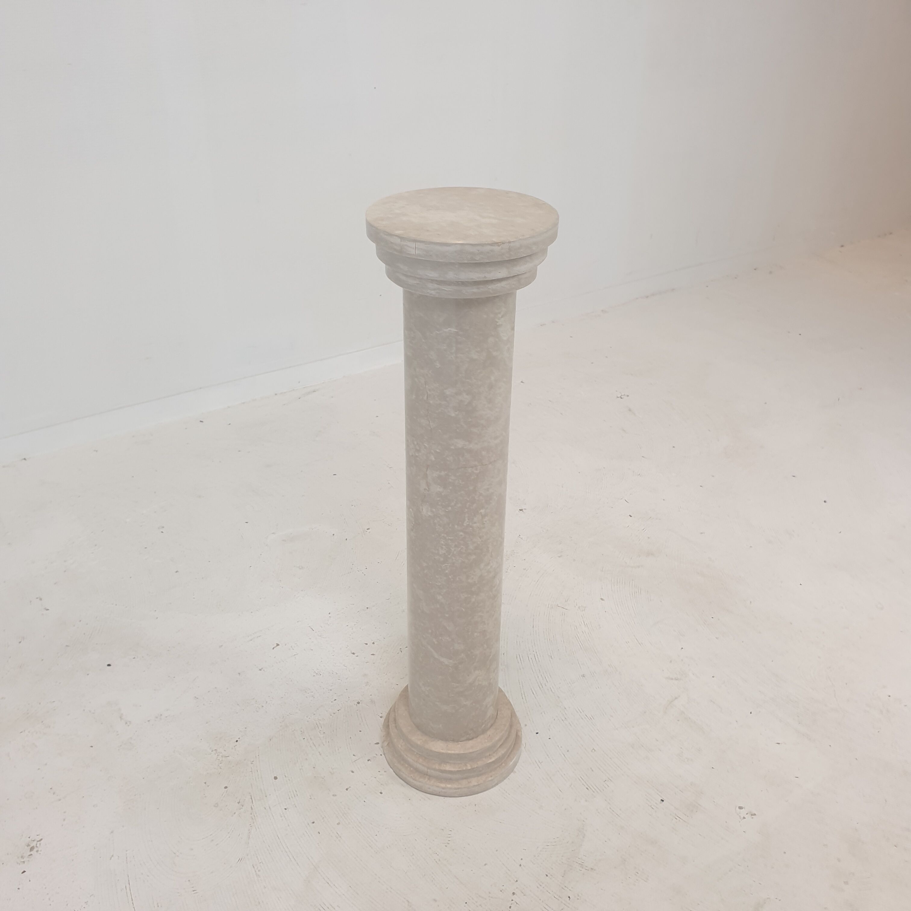 Italian travertine side table or pedestal, 1980's