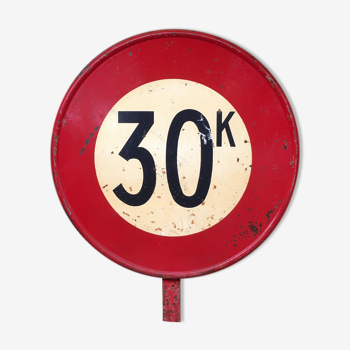 Panneau routier peint « 30 km/h »