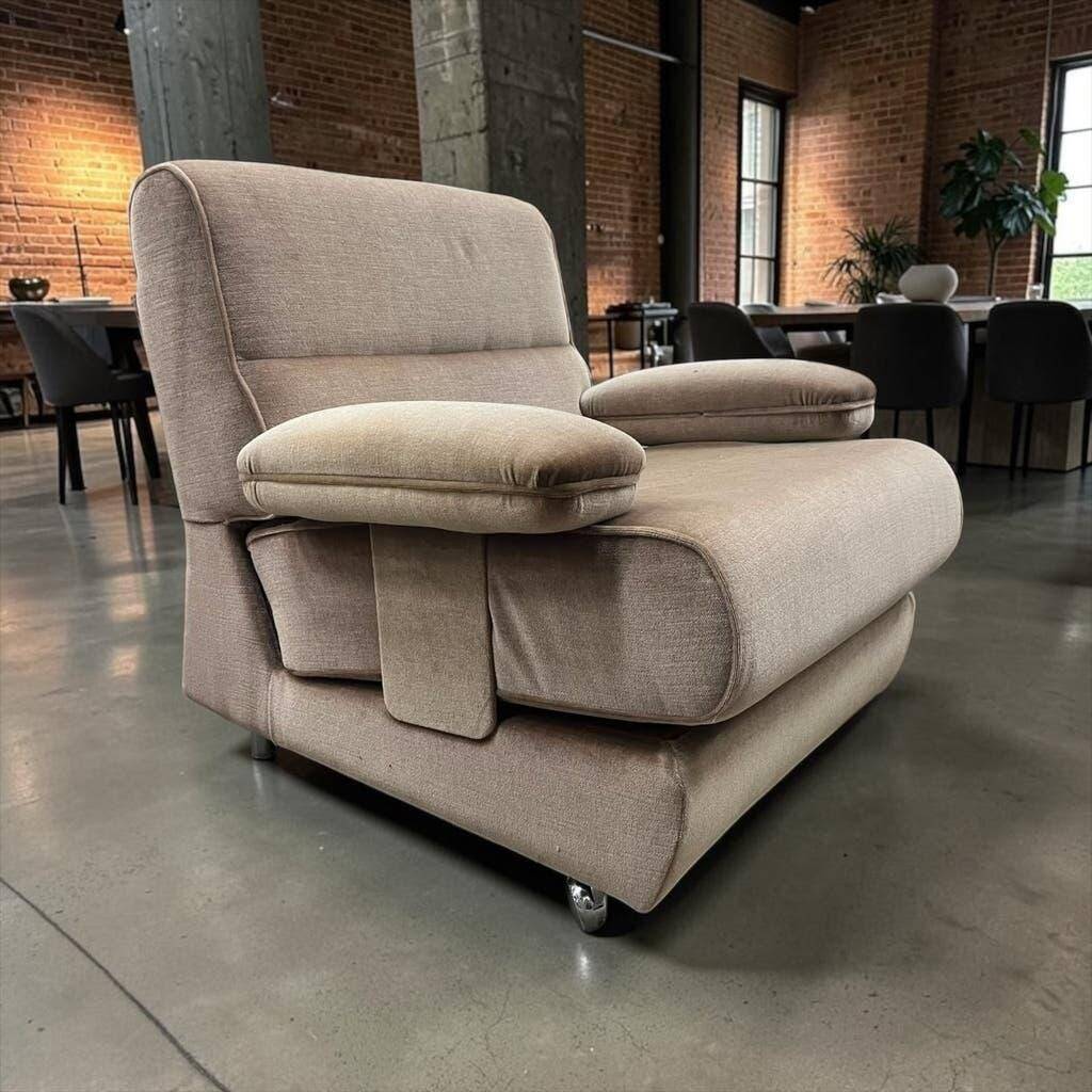 Beige vintage style lounge chair/armchair