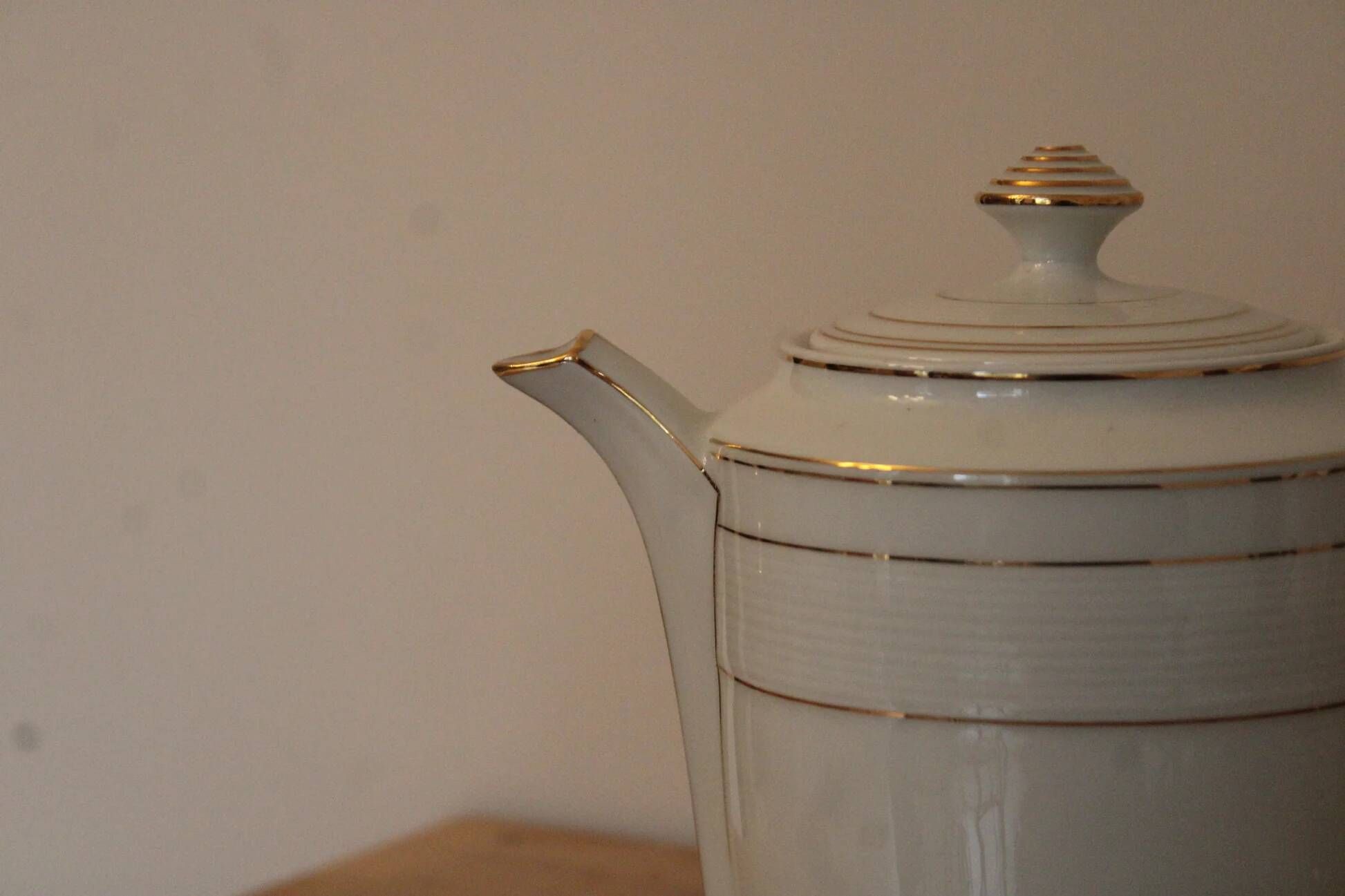 Vintage Art Deco coffee pot in Limoges porcelain by Charles Ahrenfeldt – gold trim.