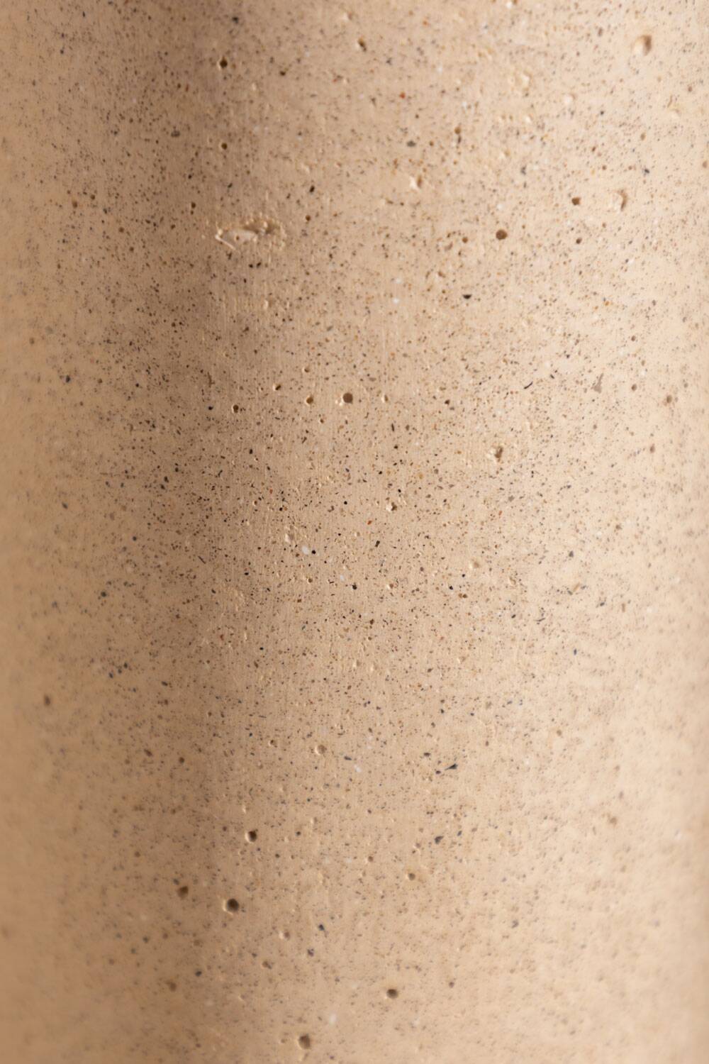 André vase in beige concrete