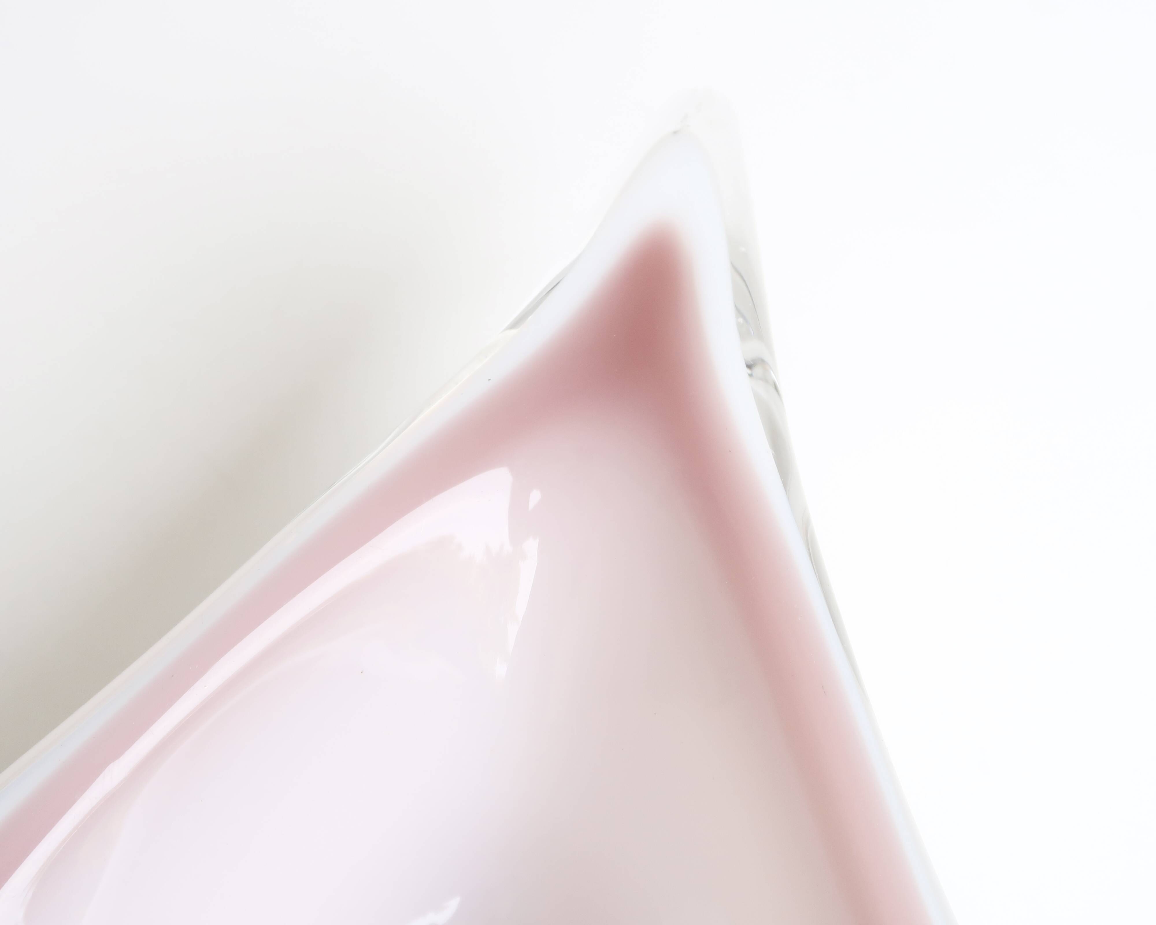 Murano empty pocket ashtray in white and pink glass, 1970s