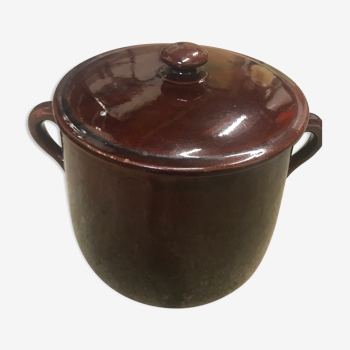 Vernified sandstone pot with couverle