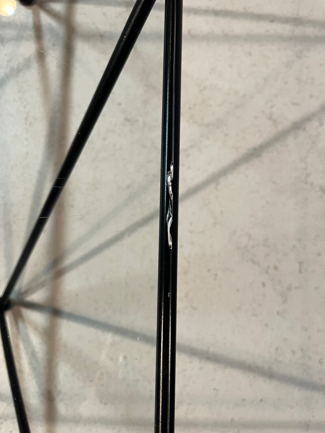 Alanda-style glass and steel coffee table from 1990.