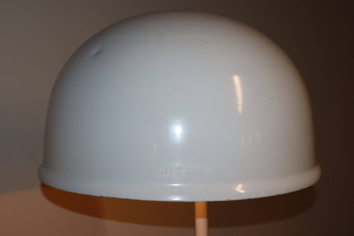 Vintage floor lamp in white lacquered metal, 1970