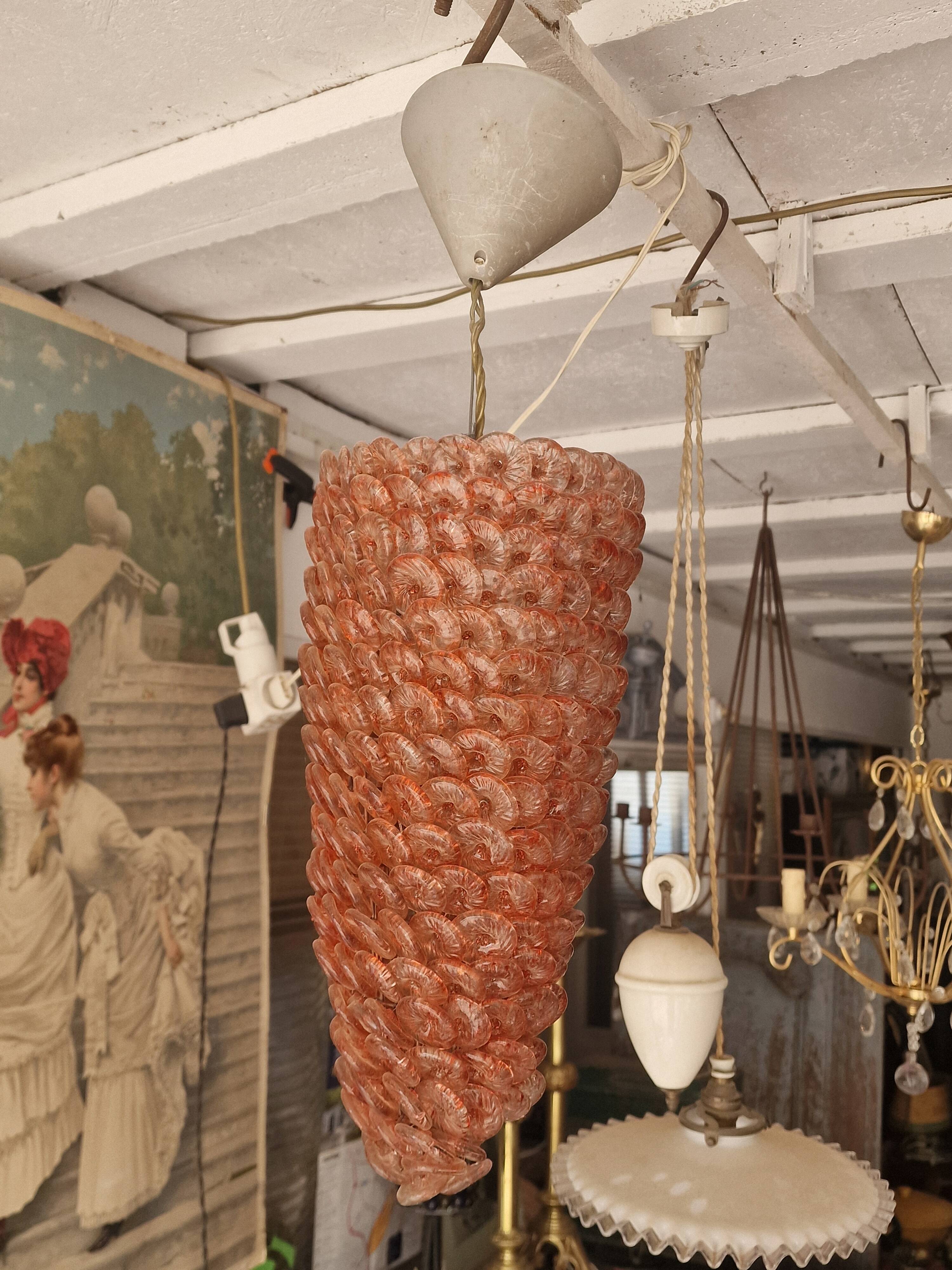 Superb blown glass chandelier from Murano, Italian craftsmanship from the a.