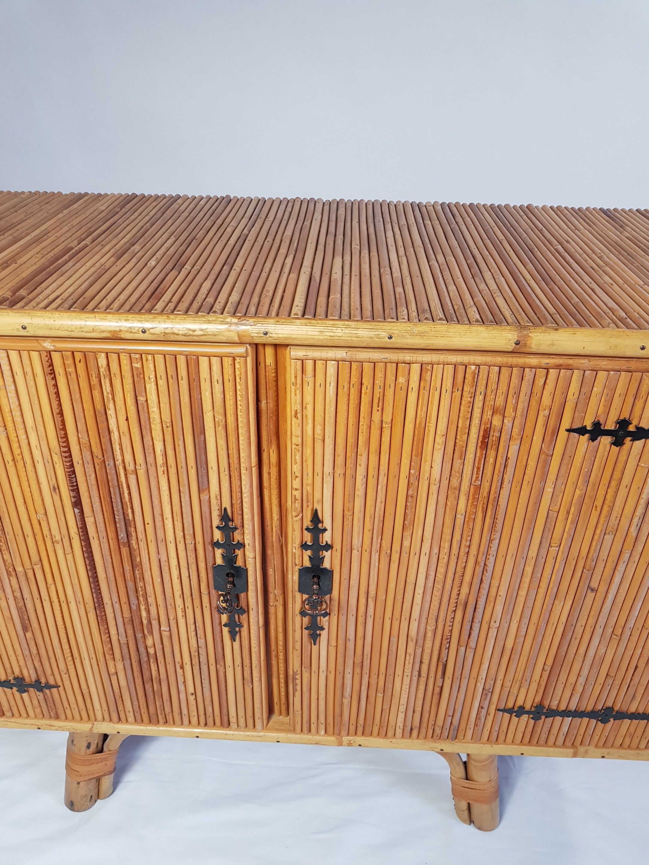 Buffet in rattan 50s