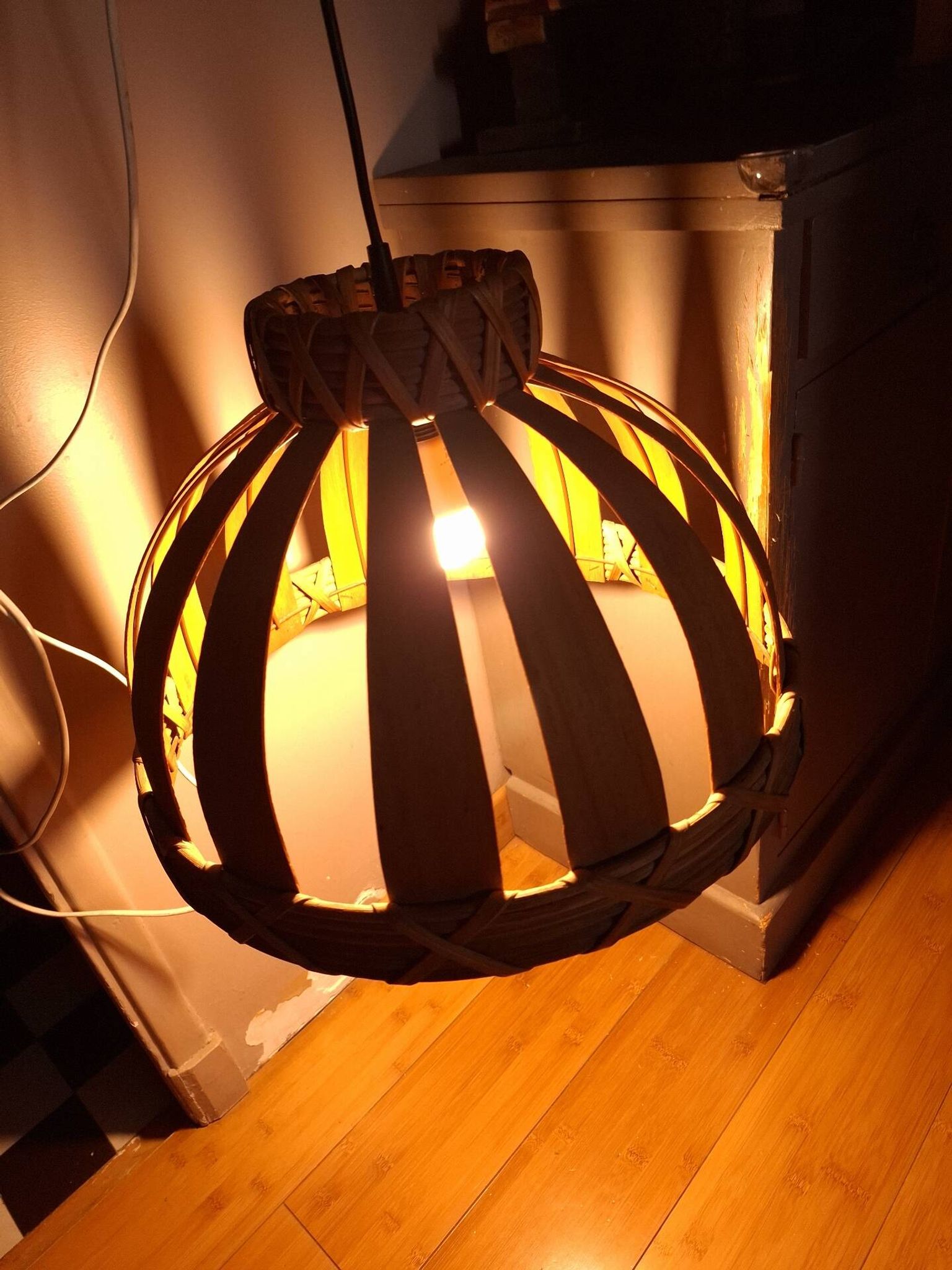 Scandinavian wooden slat suspension