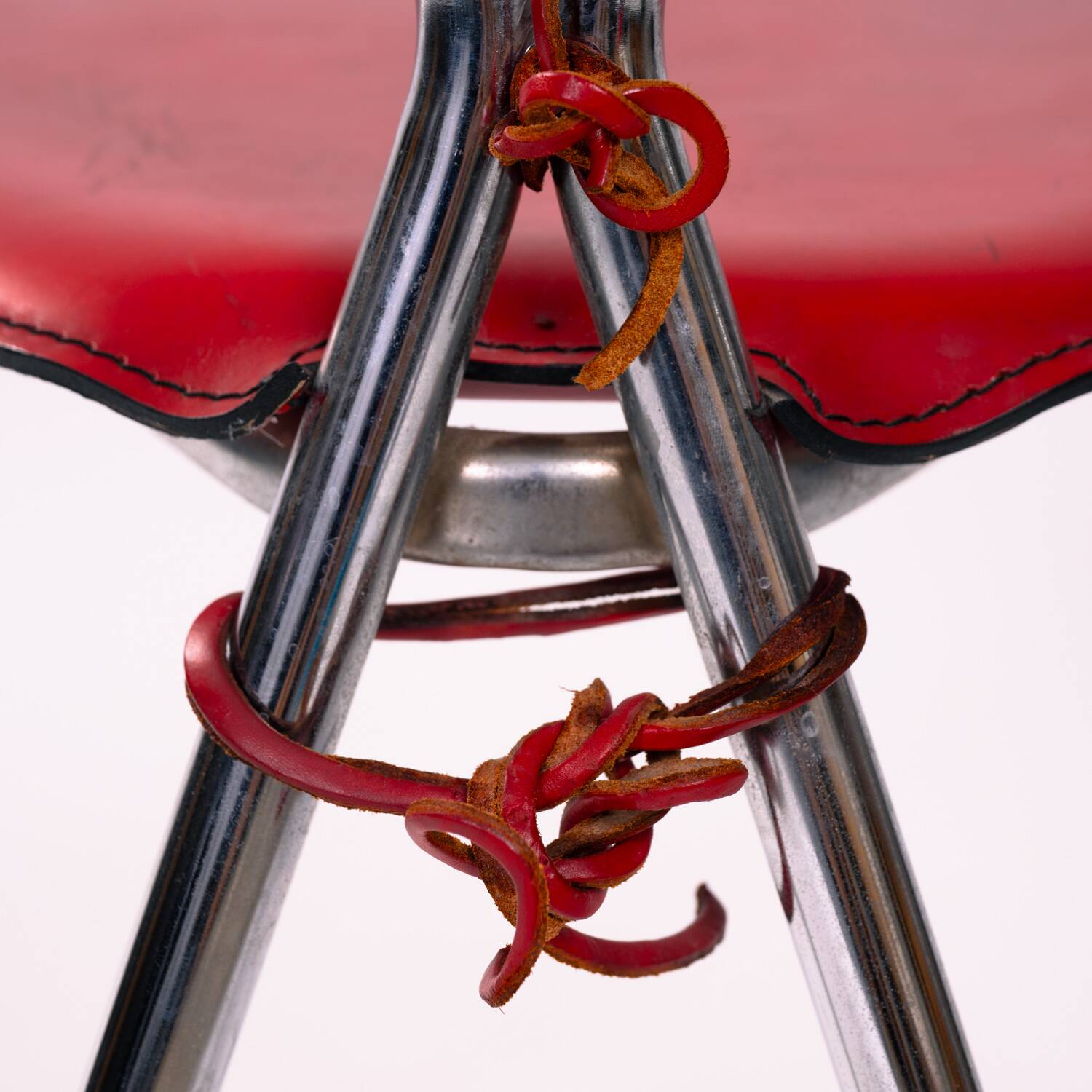 Fauteuils papillon en cuir Arrben, années 1980