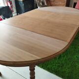 Round table with extensions
