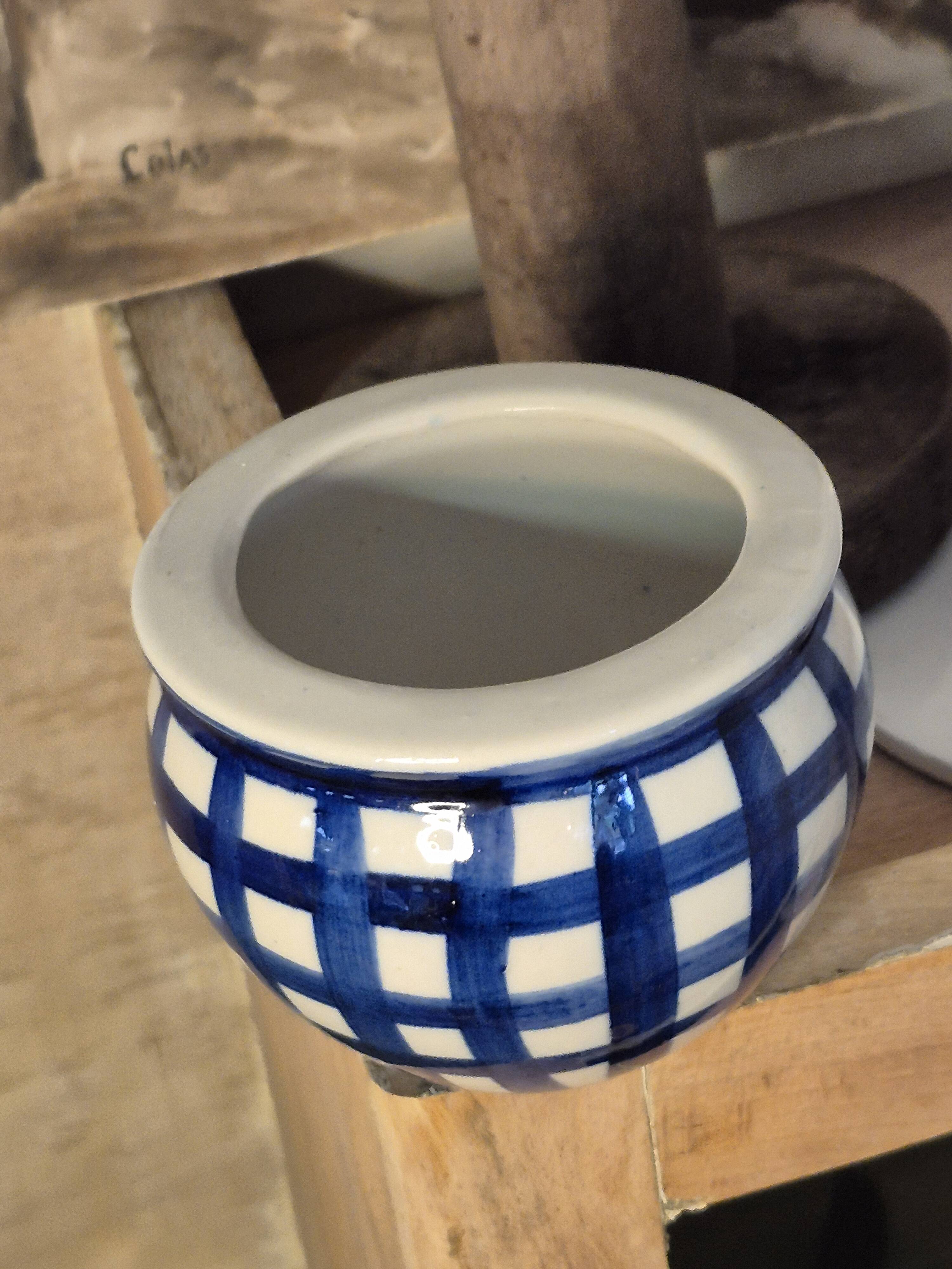Cache pot or trinket dish