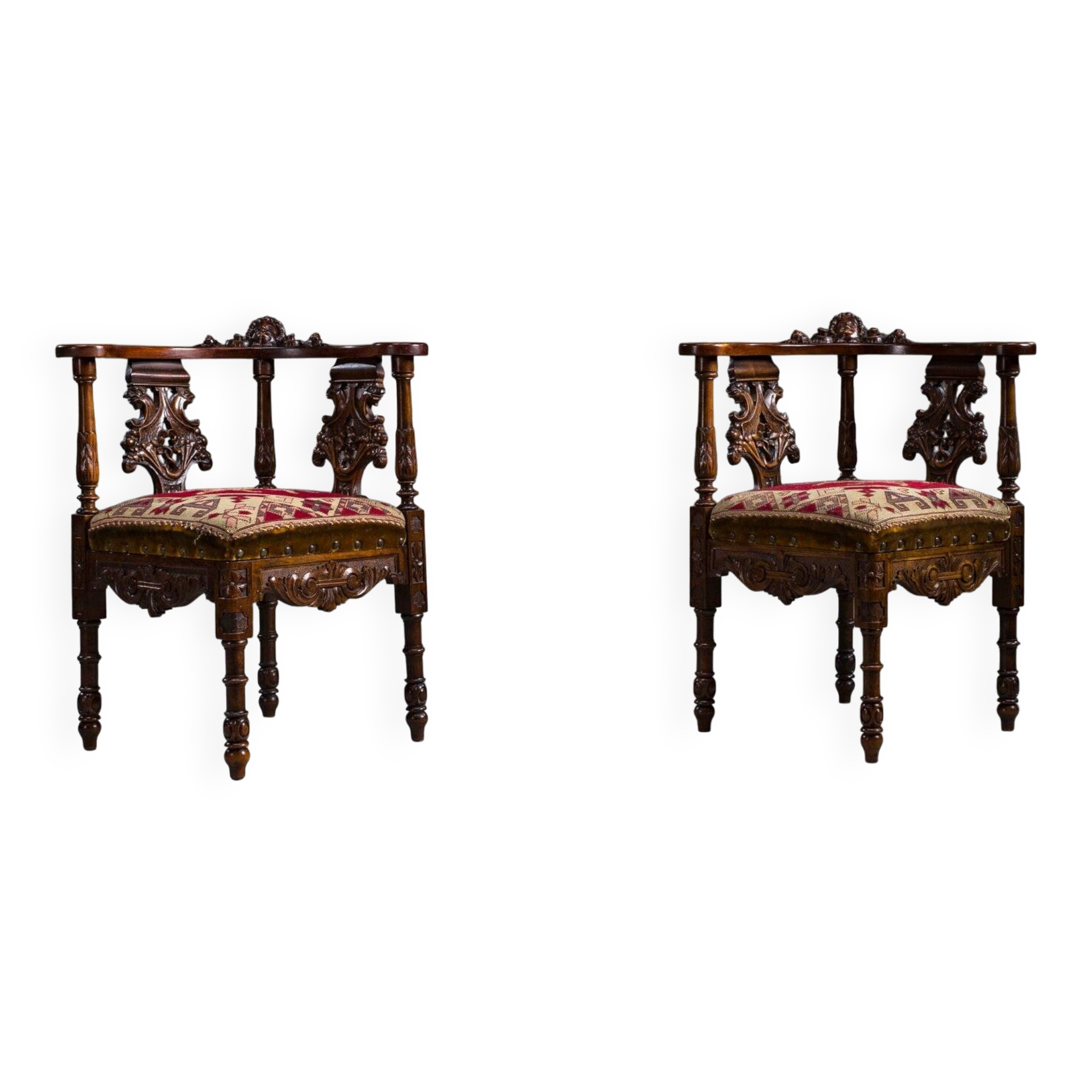 19th century Italian Renaissance style carved walnut corner chairs, set of 2