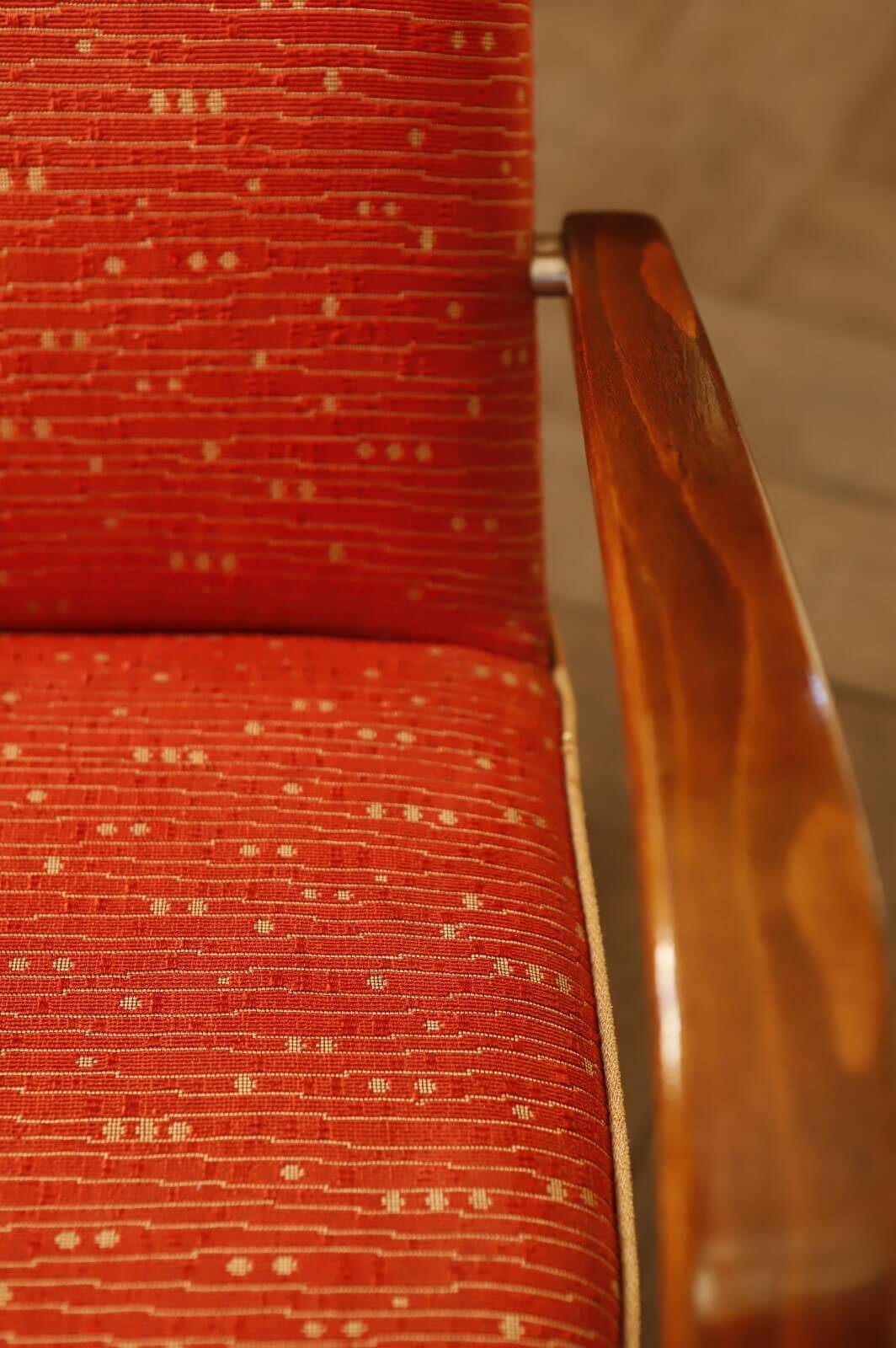 Retro armchair – Iconic Czechoslovak design from the 1960s – TON