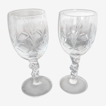 Paire de verres à pieds en cristal taillé main made in France