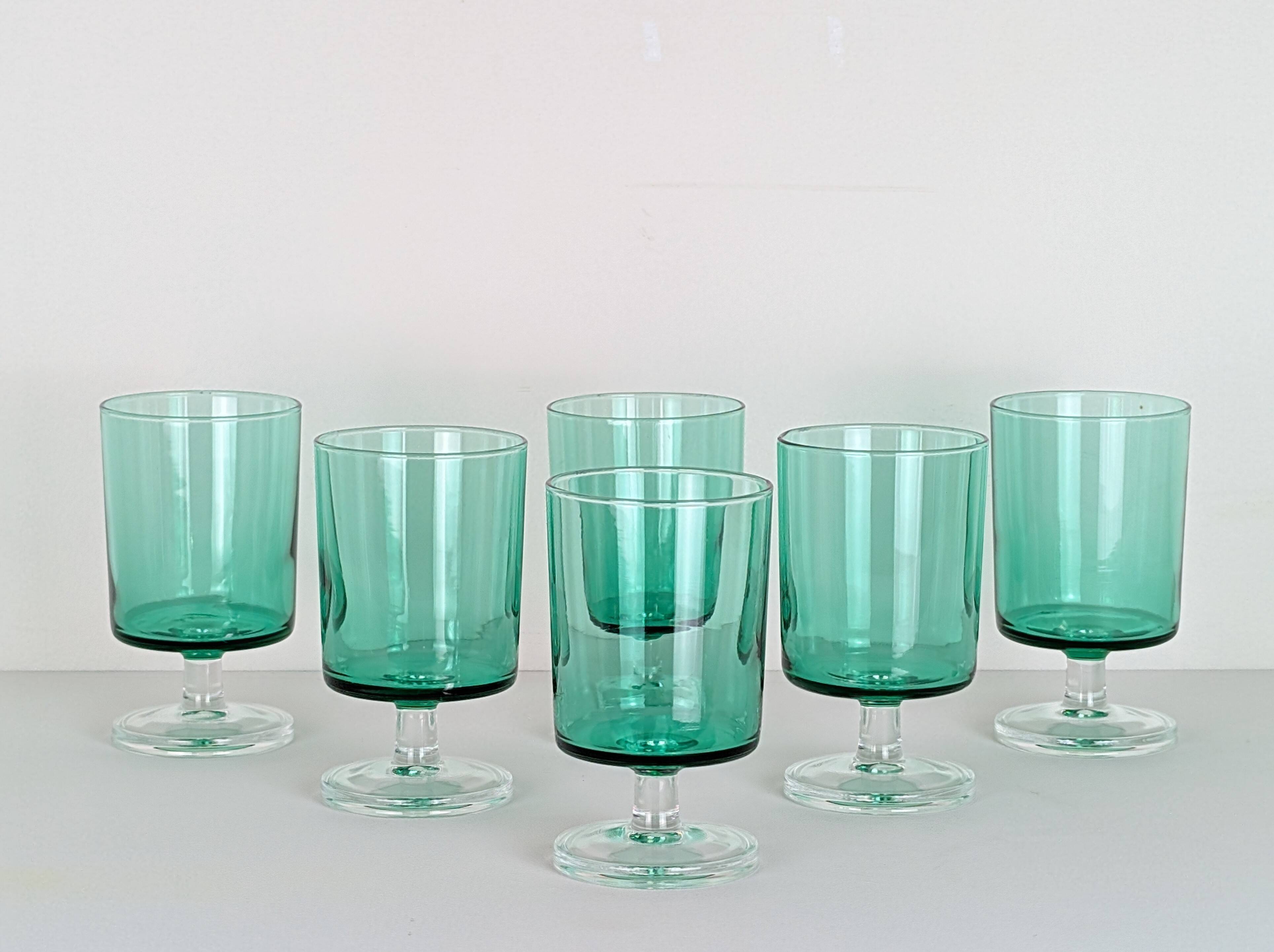 6 water glasses
