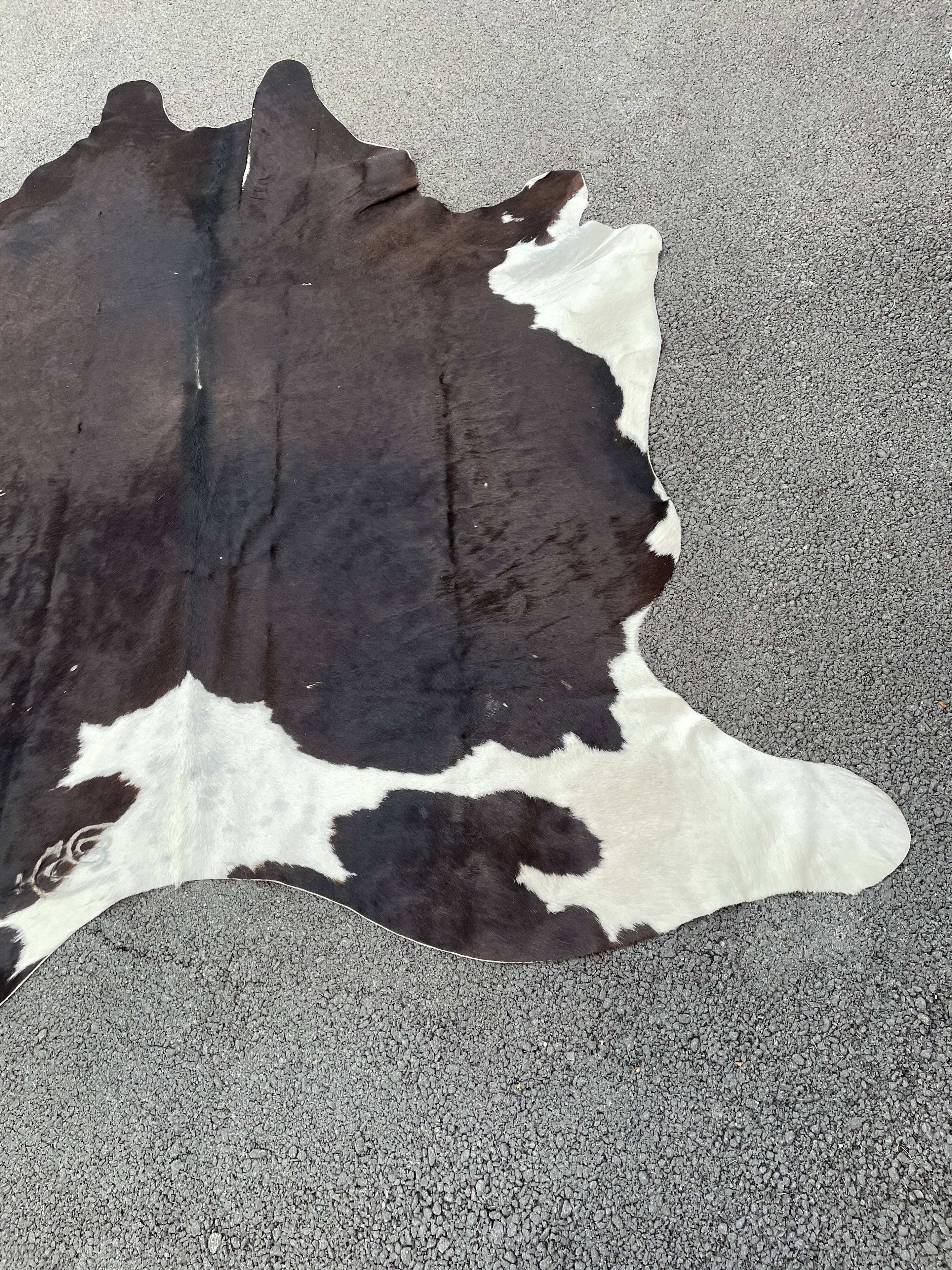 Cowhide mat 210x250cm