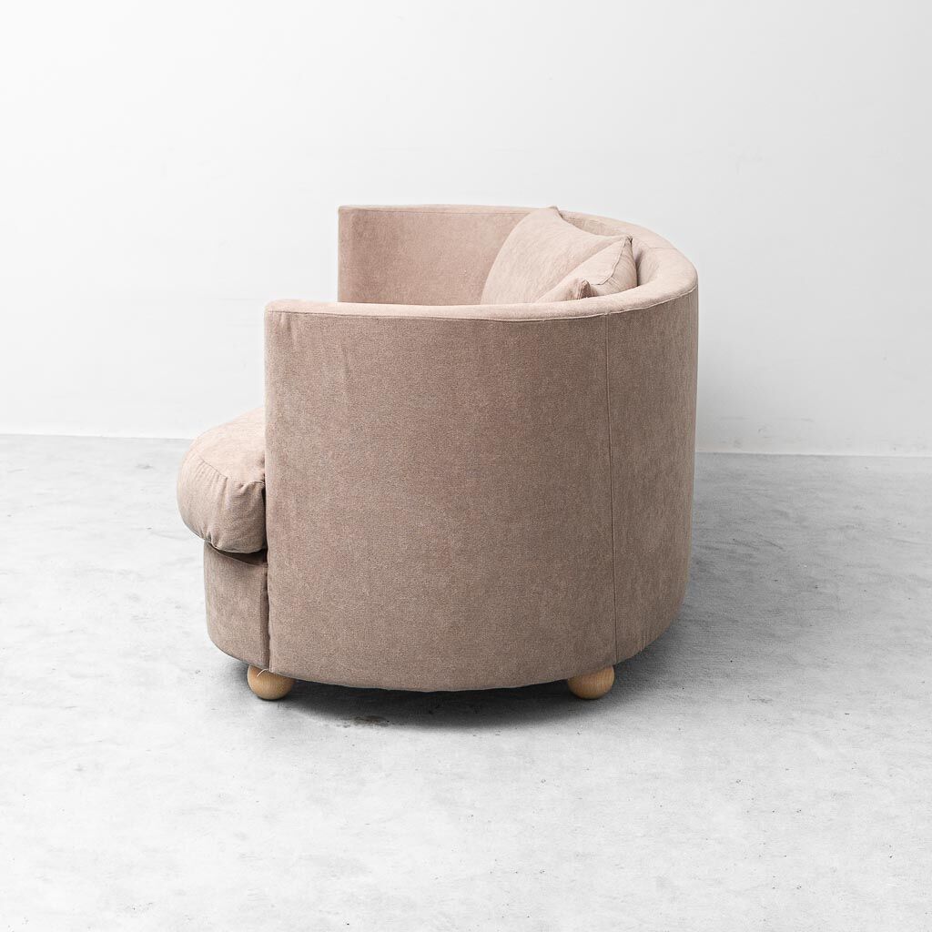Vintage curved sofa in brown fabric – Italian design from the 1970s modernism