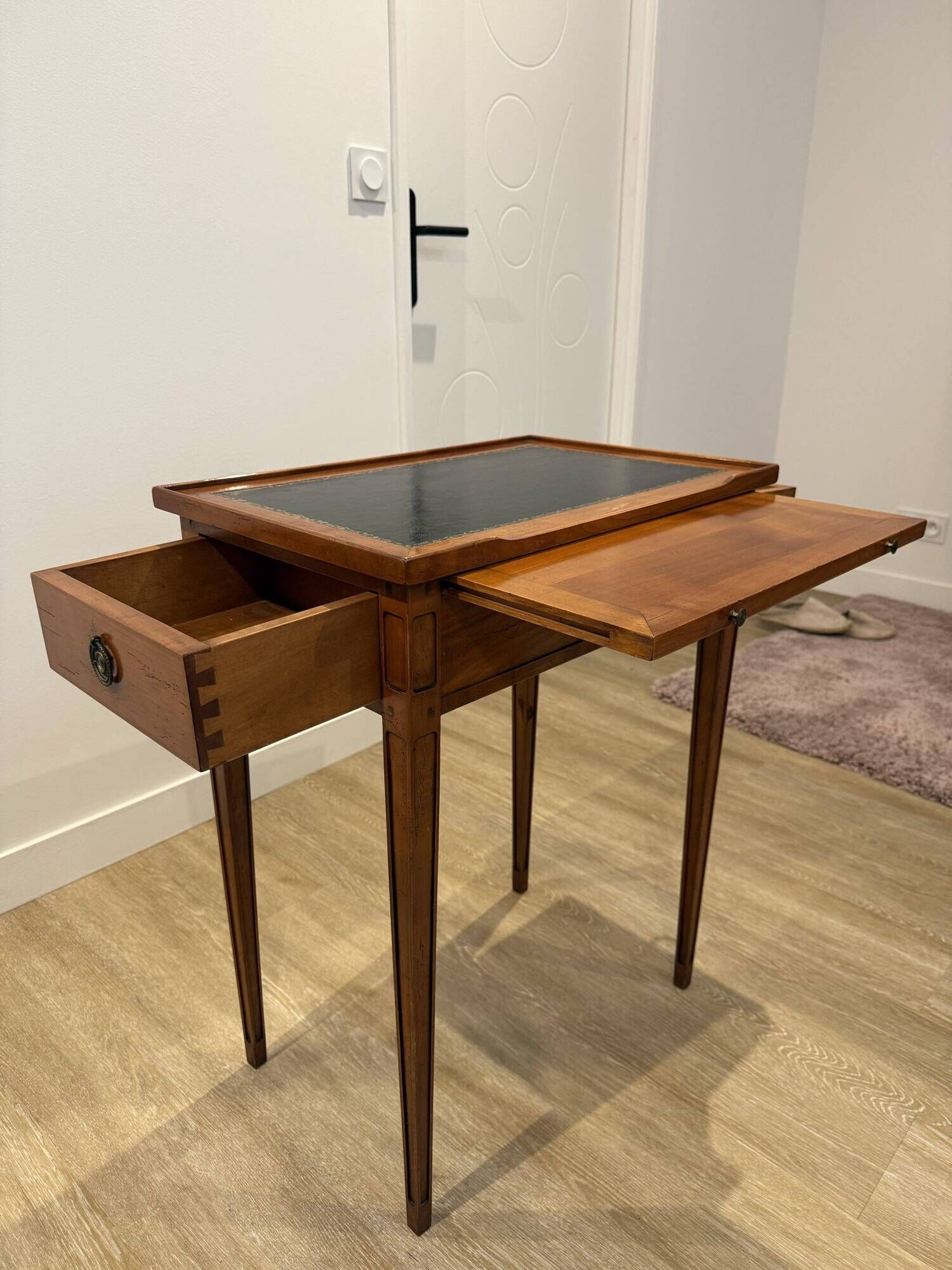 Bureau d'appoint style Louis XVI