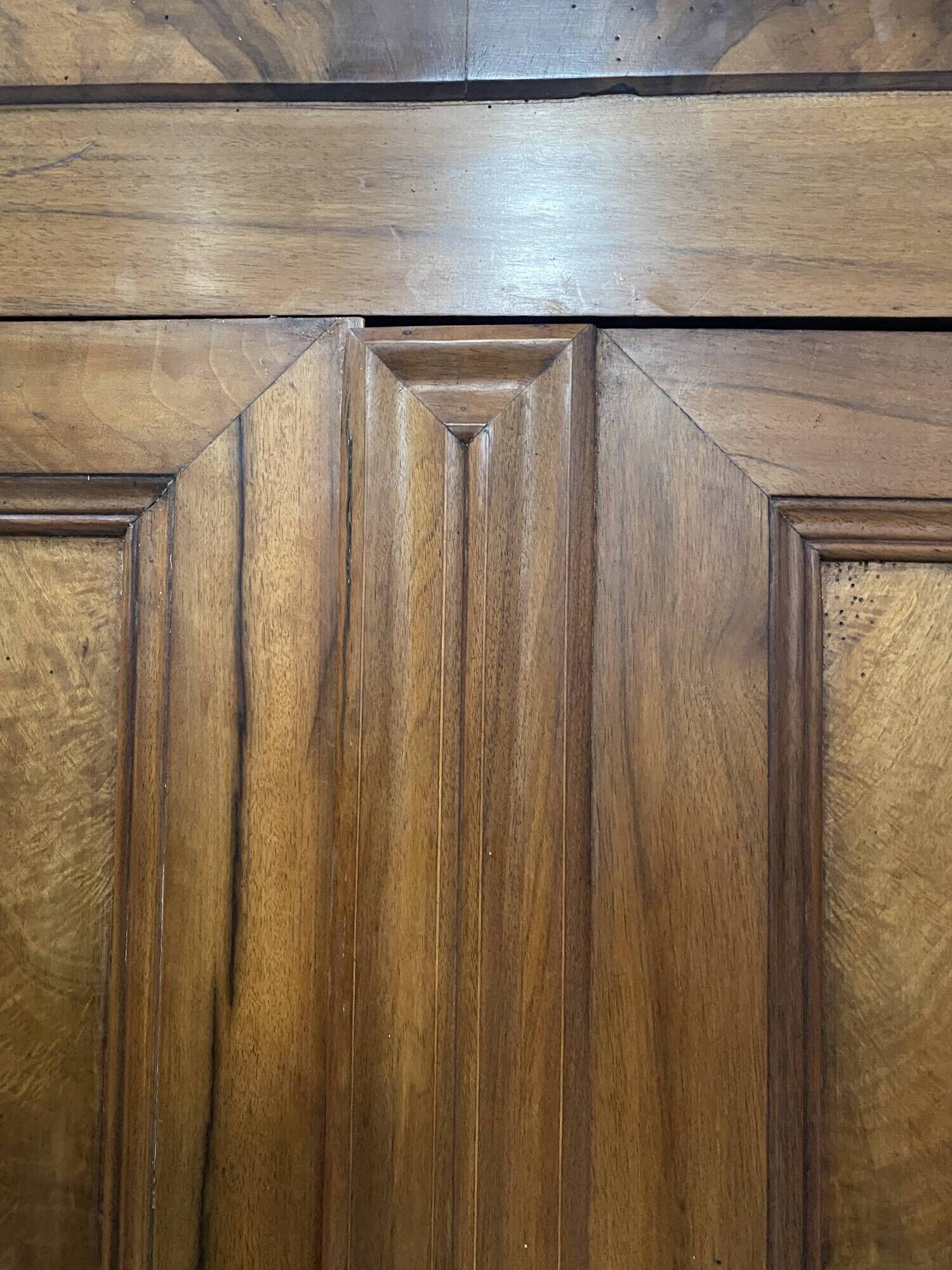 Two-body buffet in solid walnut, Louis Philippe style, 19th century.