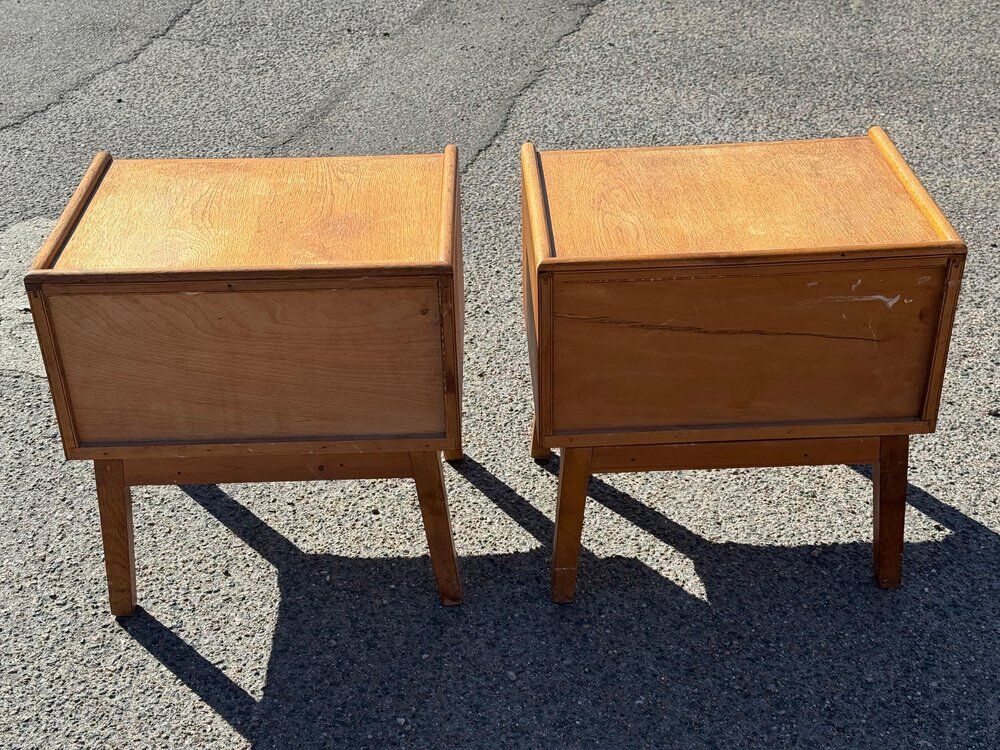 Set of 2 Danish oak bedside tables, 1940s