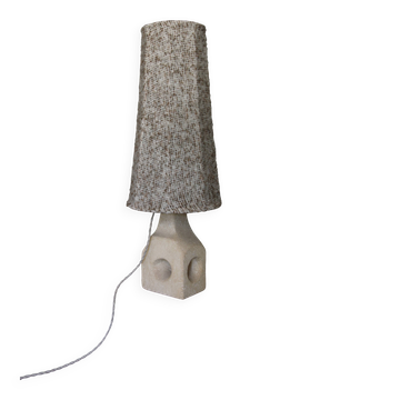 Grande lampe en pierre sculptée, dans le goût d'Albert Tormos, années 70