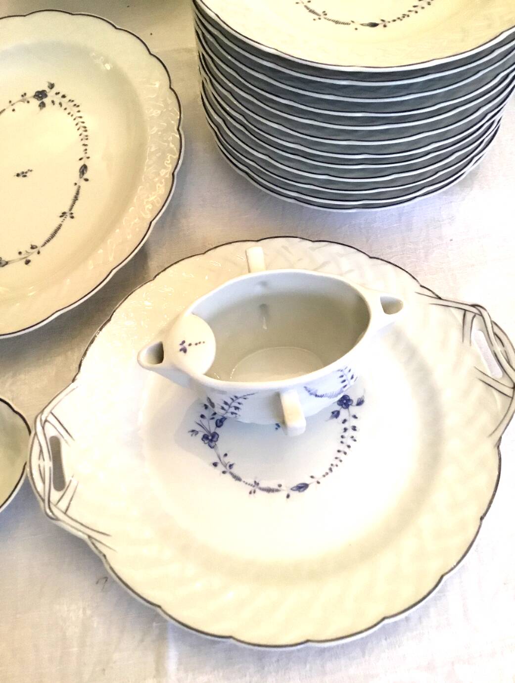 Bernardaud Limoges Hortense porcelain dinner service