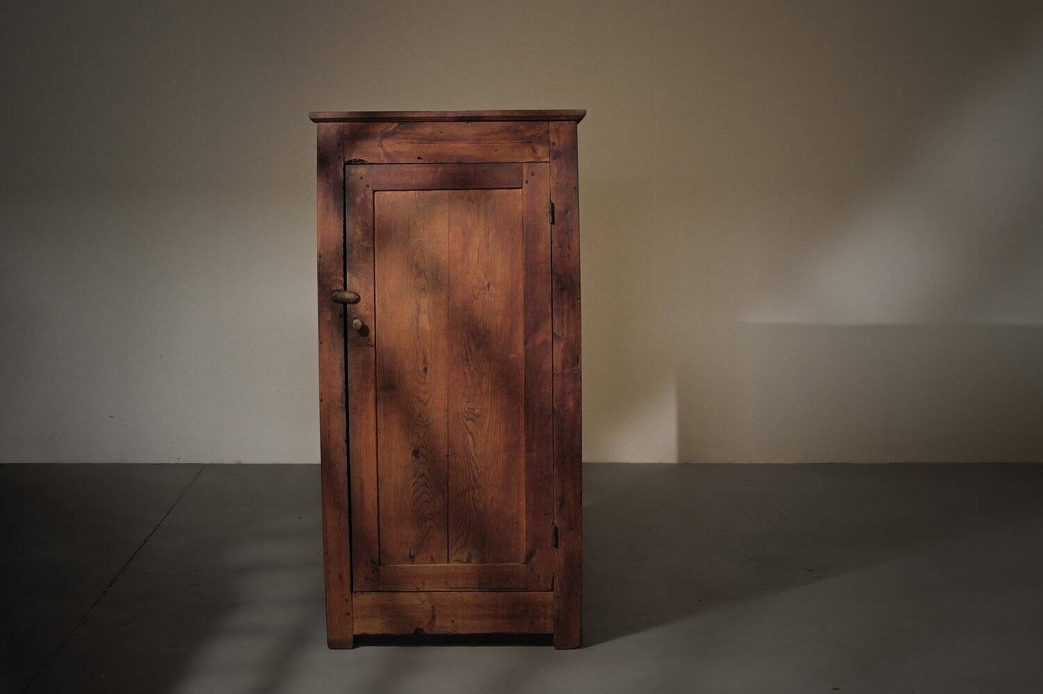 Single-door cabinet, folk art, Auvergne, 1900