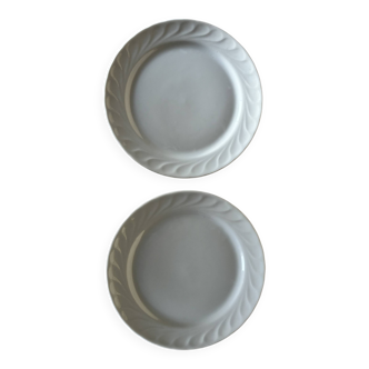 Set of 2 white plates