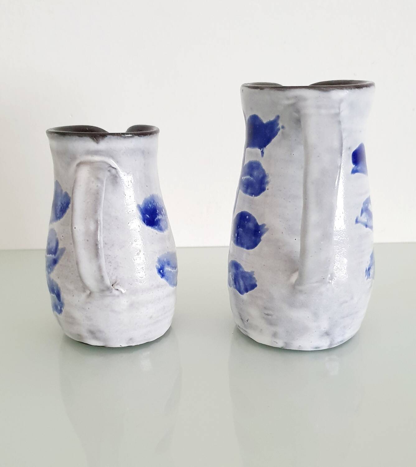 Lot de 2 pichets en céramique Rochehaut ( Belgique)