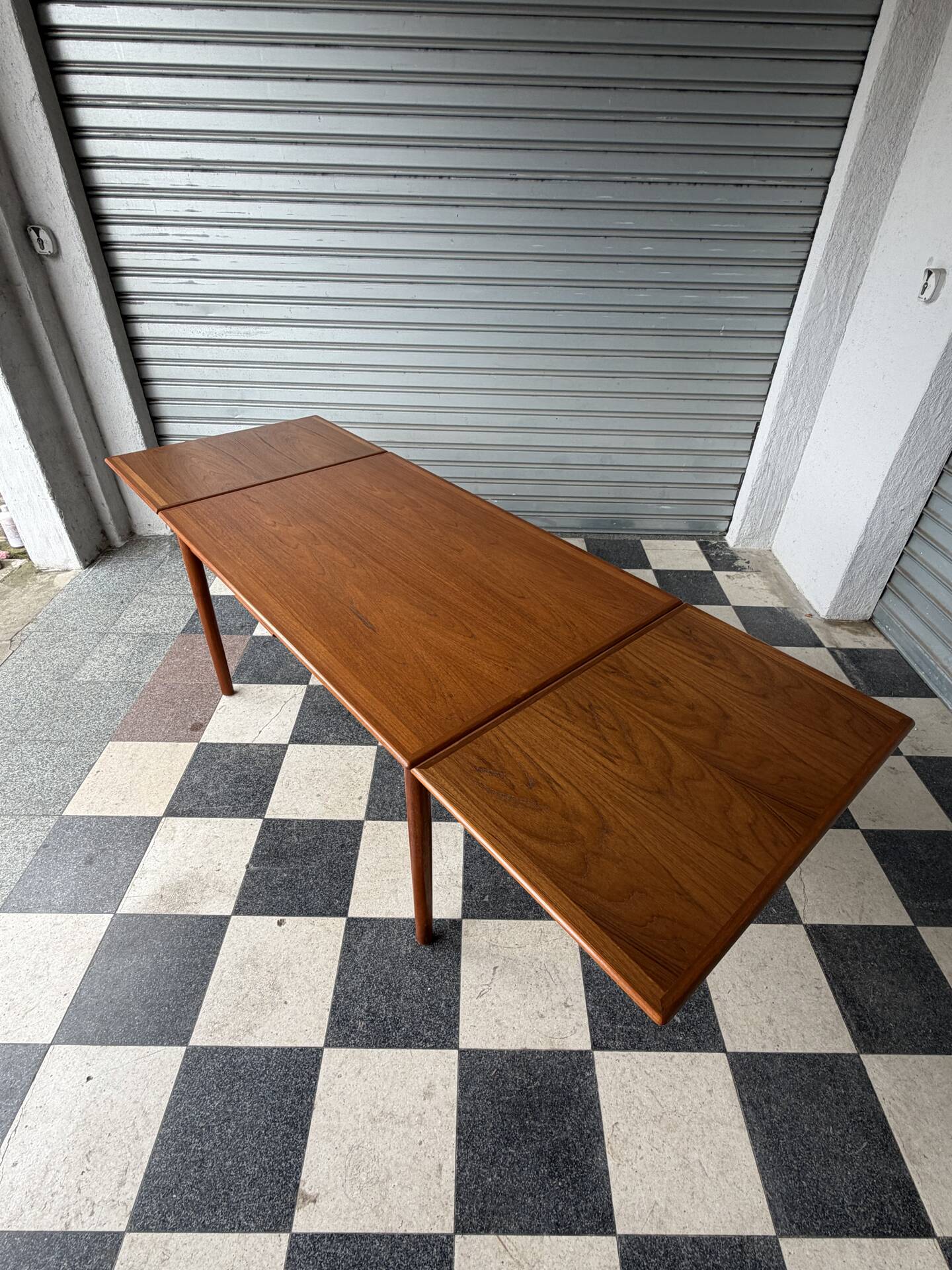Table danoise en teck