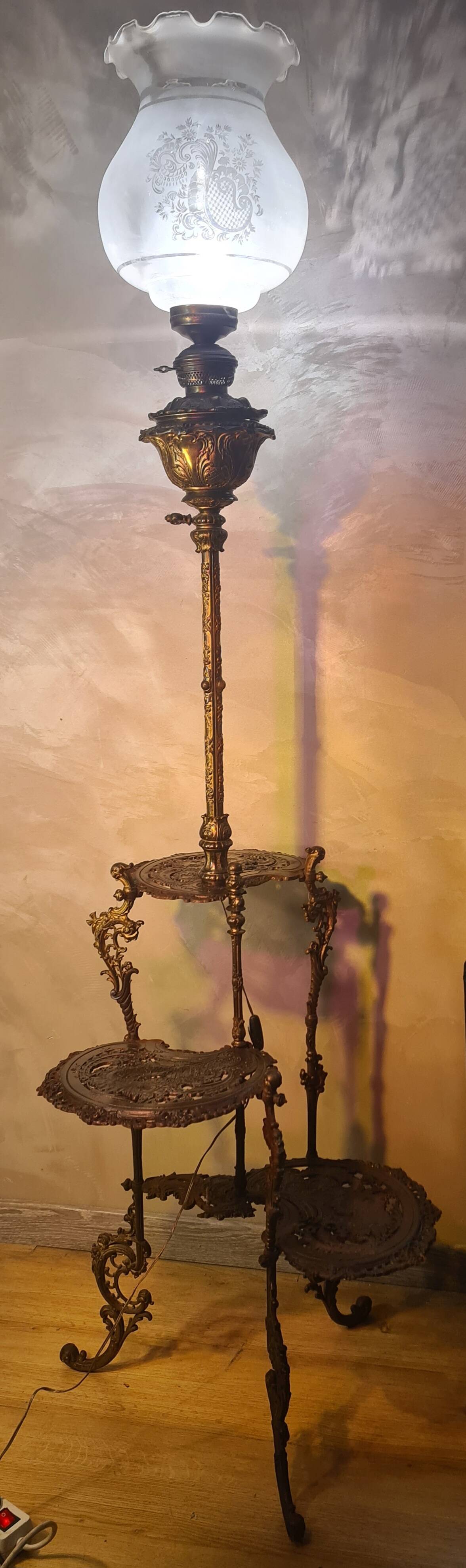 cast iron street lamp ornate side table with 3-tier support Hollywood