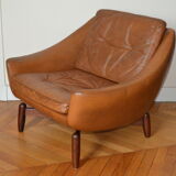 Fauteuil Scandinave en cuir patiné camel