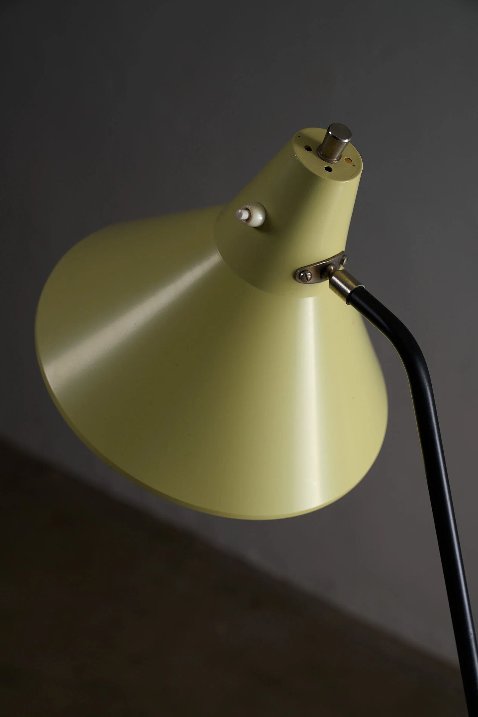 Grasshopper tripod floor lamp by Willem van Doorn